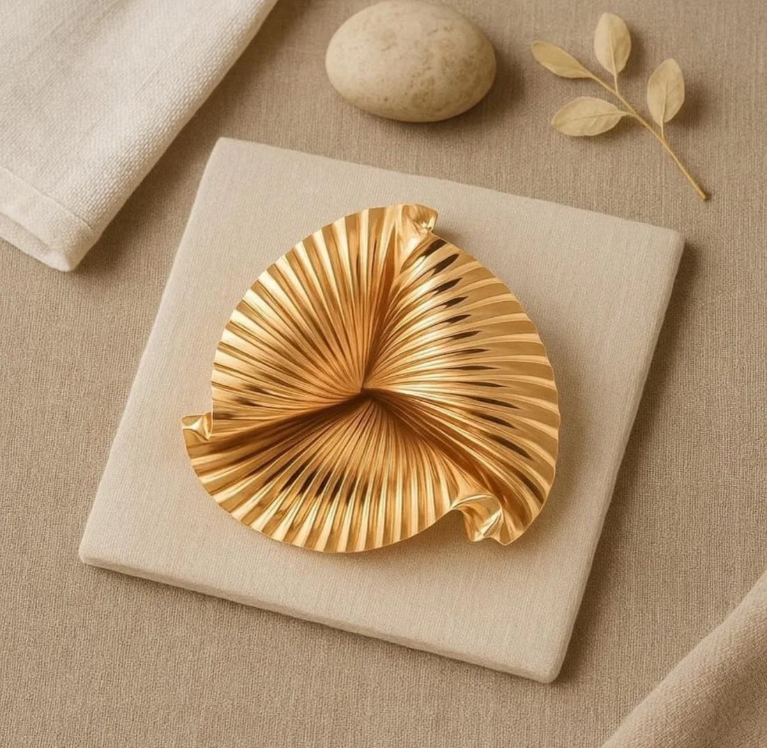 Vintage Tiffany & Co. 14k Yellow Gold Ribbon Brooch 1.5 Inches Diameter - 8