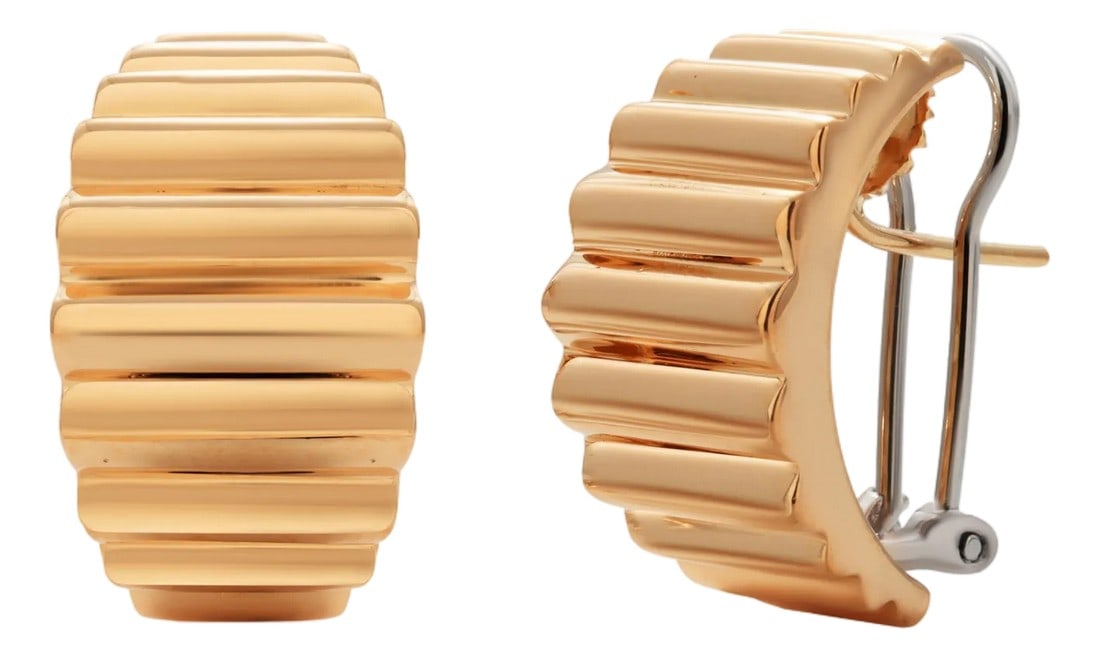 Vintage Tiffany and Co 18k Yellow Gold Hoop Earrings, A Pair: A Classic Emblem of Timeless Sophistication Elevate any look with these Vintage Tiffany & Co. Hoop Earrings, exquisitely fashioned in 18K yellow gold. Renowned for their understated elegance and