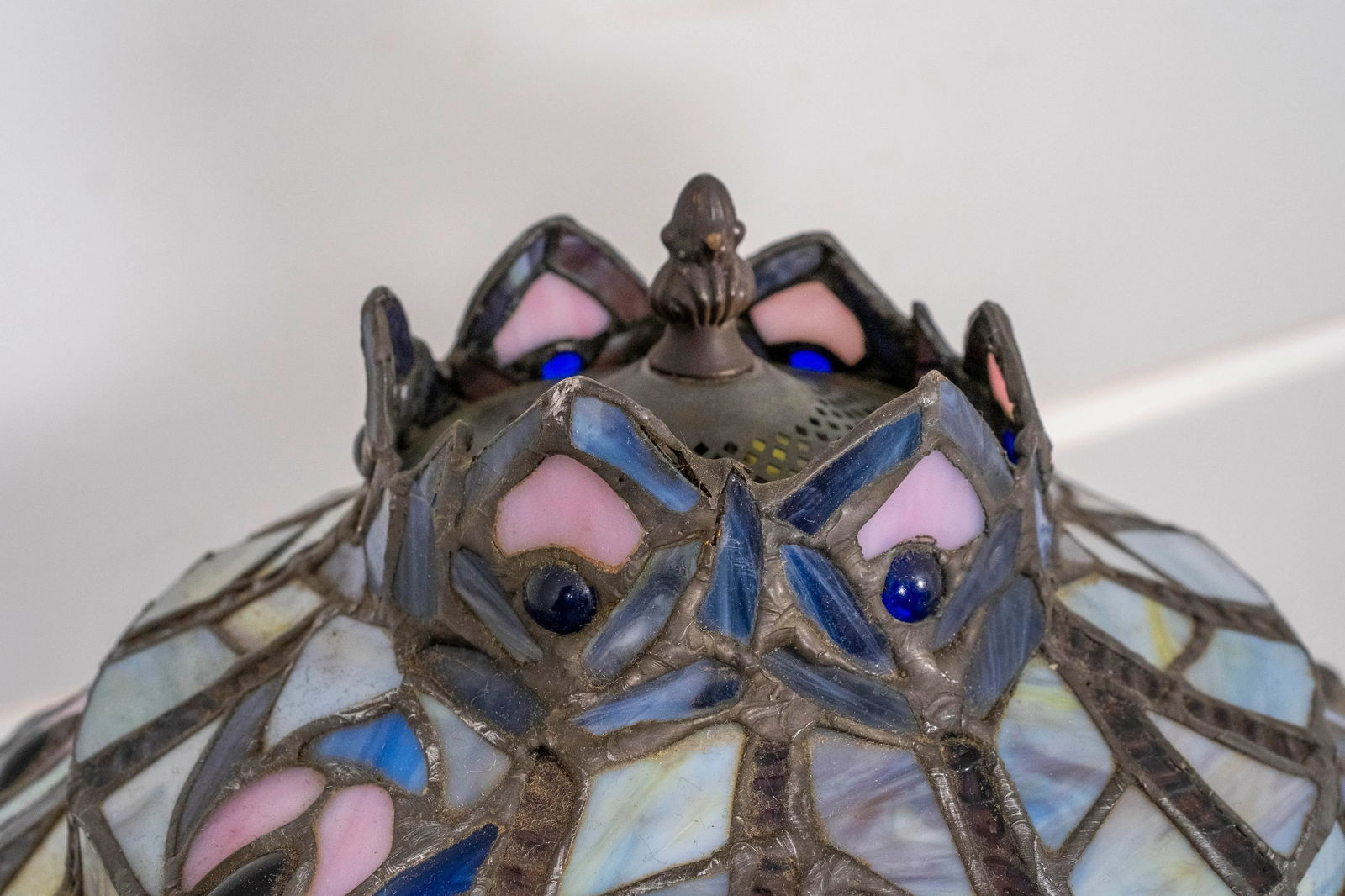 Vintage High Quality Tiffany Style Leaded Glass Lamp - 5