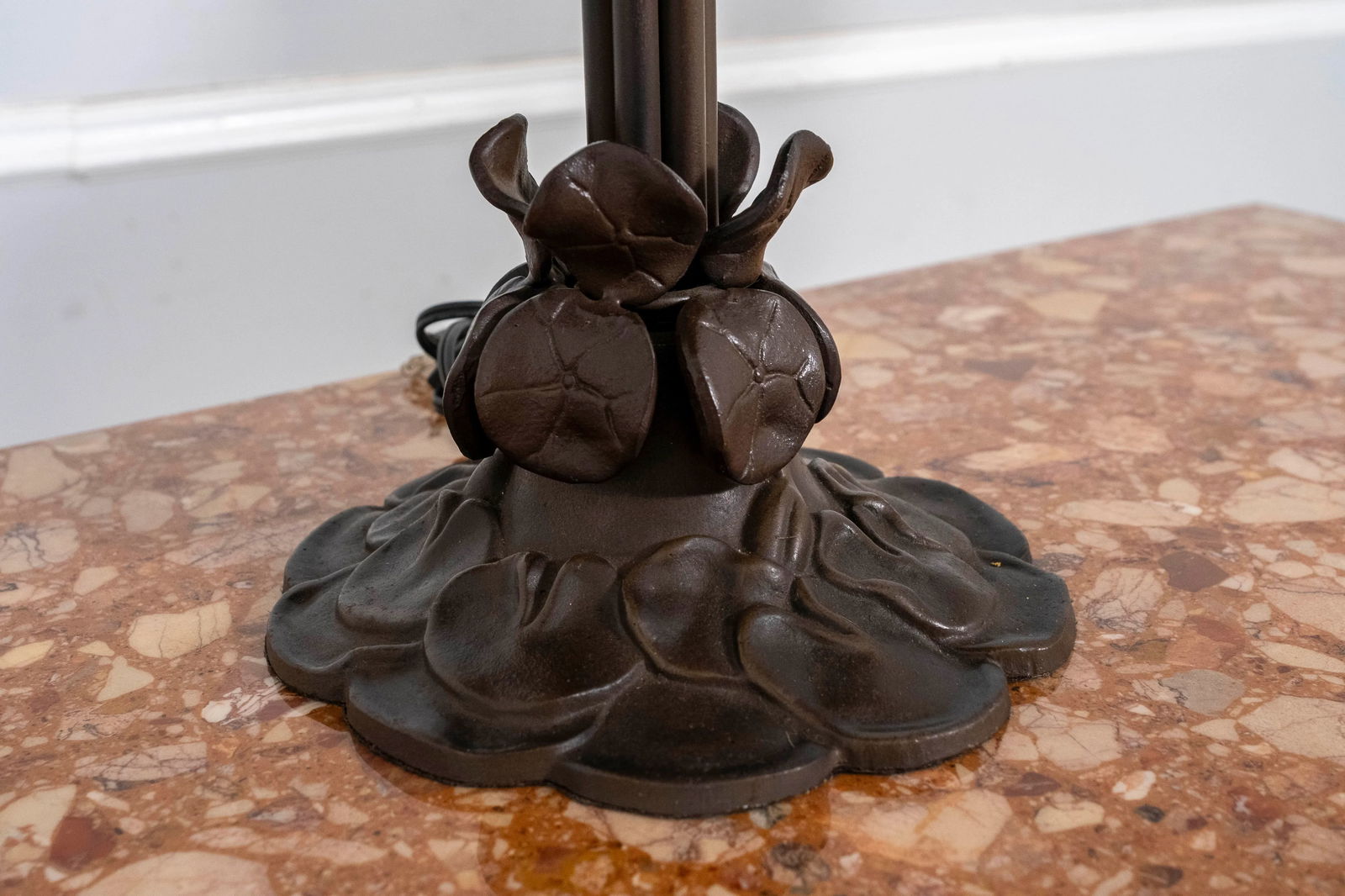 Vintage High Quality Tiffany Style Leaded Glass Lamp - 9