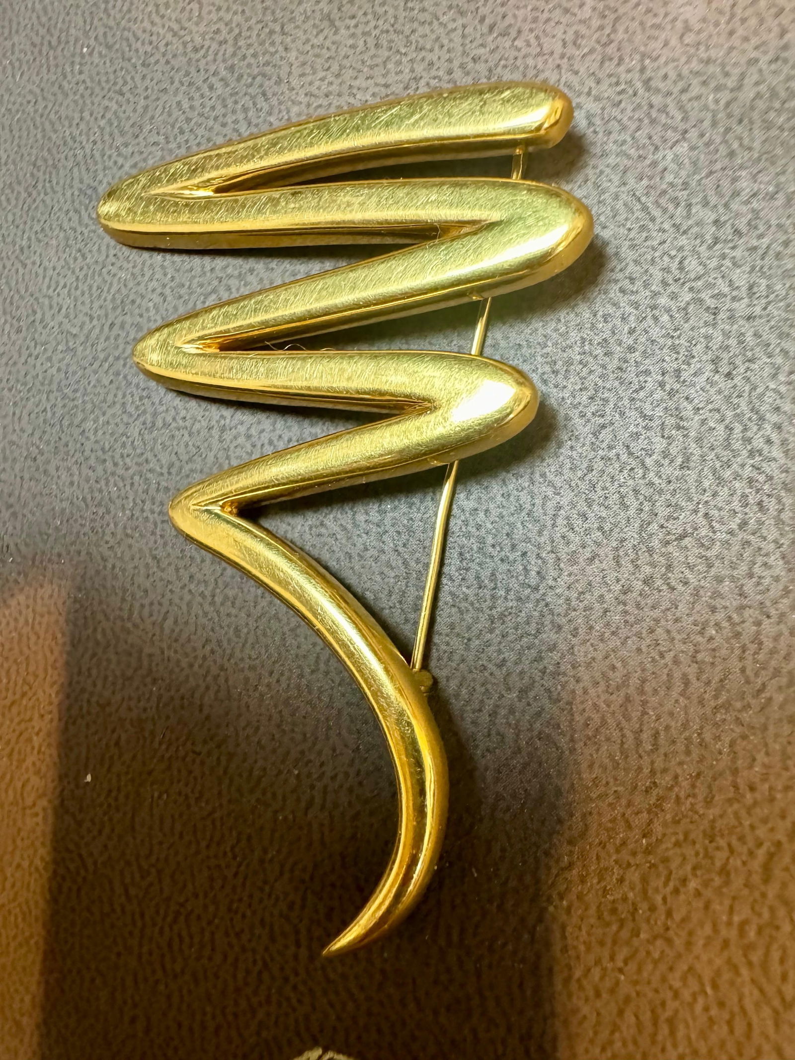 Tiffany & Co. Picasso Large Zig Zag 18k Yellow Gold Scribble Pin/Brooch, 31 Gm - 10