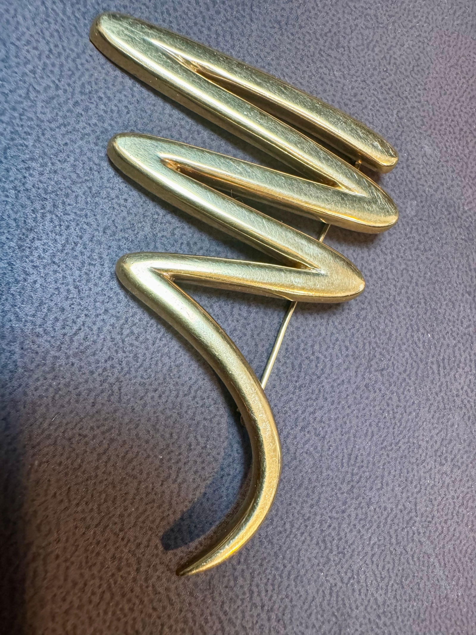 Tiffany & Co. Picasso Large Zig Zag 18k Yellow Gold Scribble Pin/Brooch, 31 Gm - 9