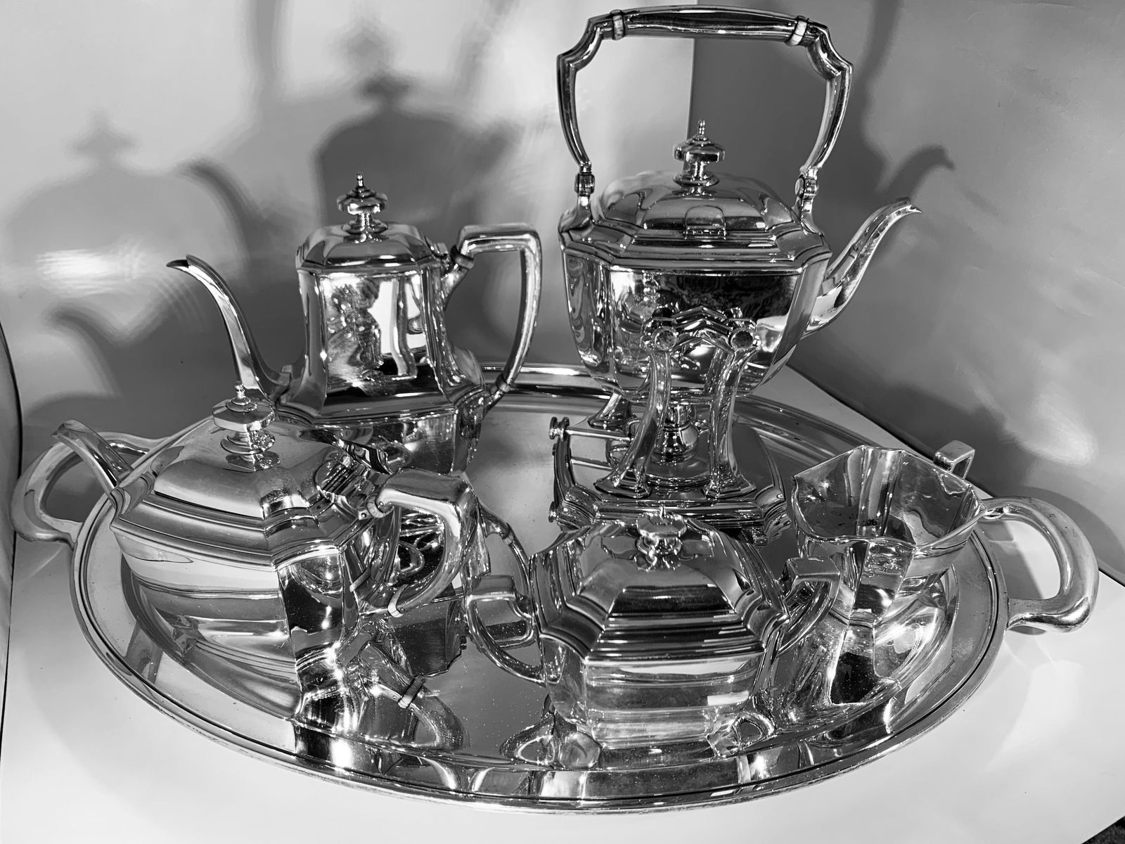 Mid 20th Century Six-Piece Tiffany & Co. Sterling Silver Kettle on Cradle W Serving Tray 7.3 Kg - 16