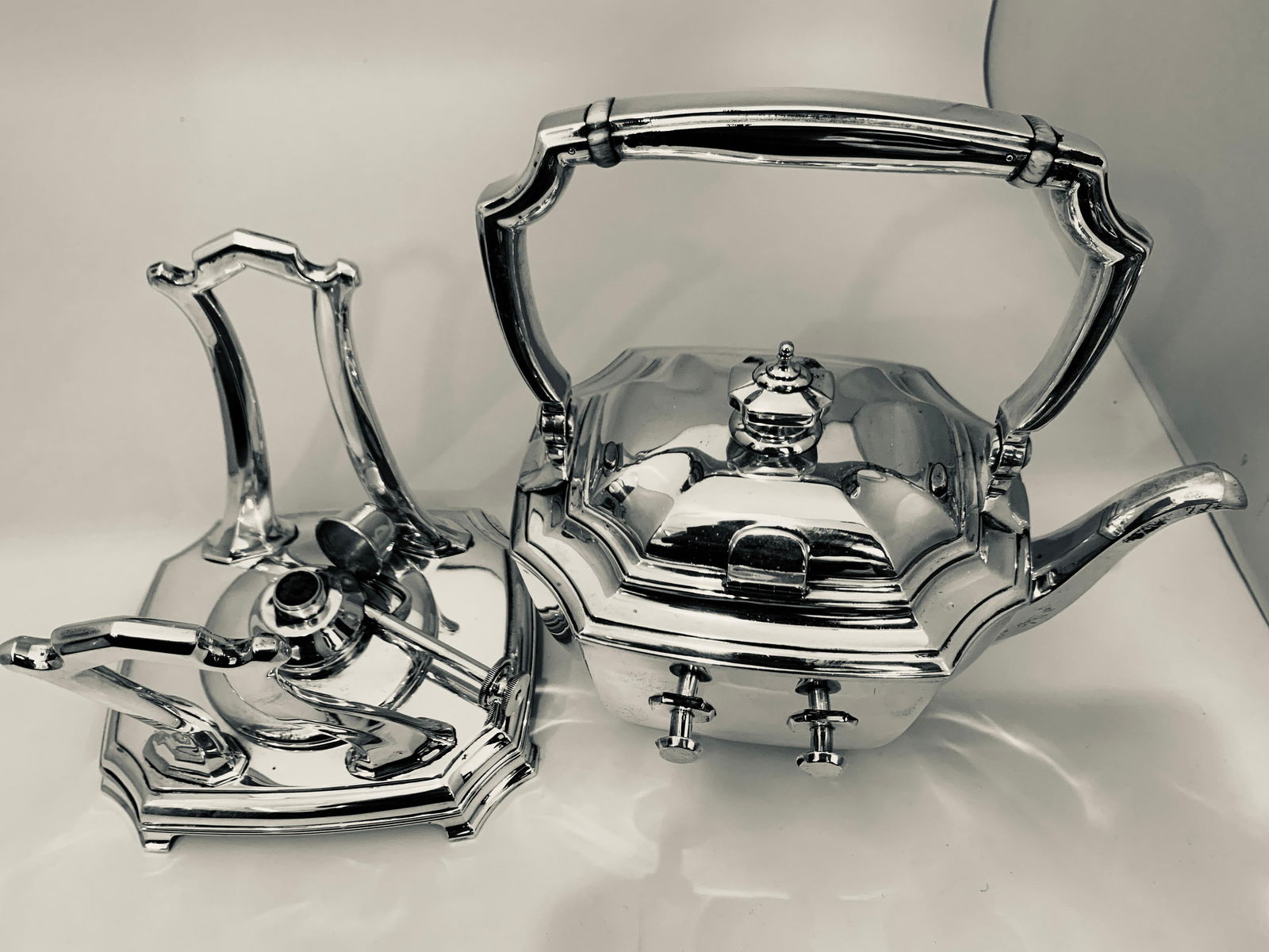 Mid 20th Century Six-Piece Tiffany & Co. Sterling Silver Kettle on Cradle W Serving Tray 7.3 Kg - 4
