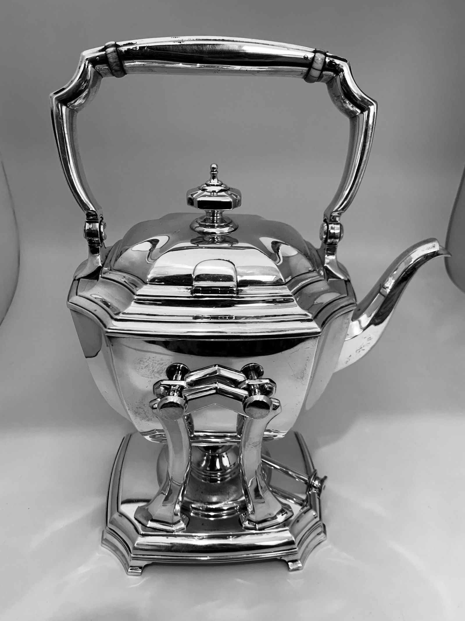 Mid 20th Century Six-Piece Tiffany & Co. Sterling Silver Kettle on Cradle W Serving Tray 7.3 Kg - 5