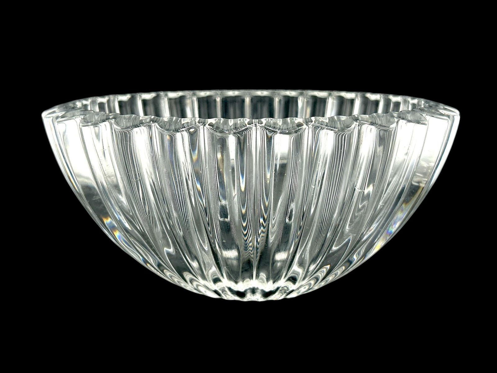 Tiffany & Co Fluted Crystal Bowl With Heart Shaped Edge - 2