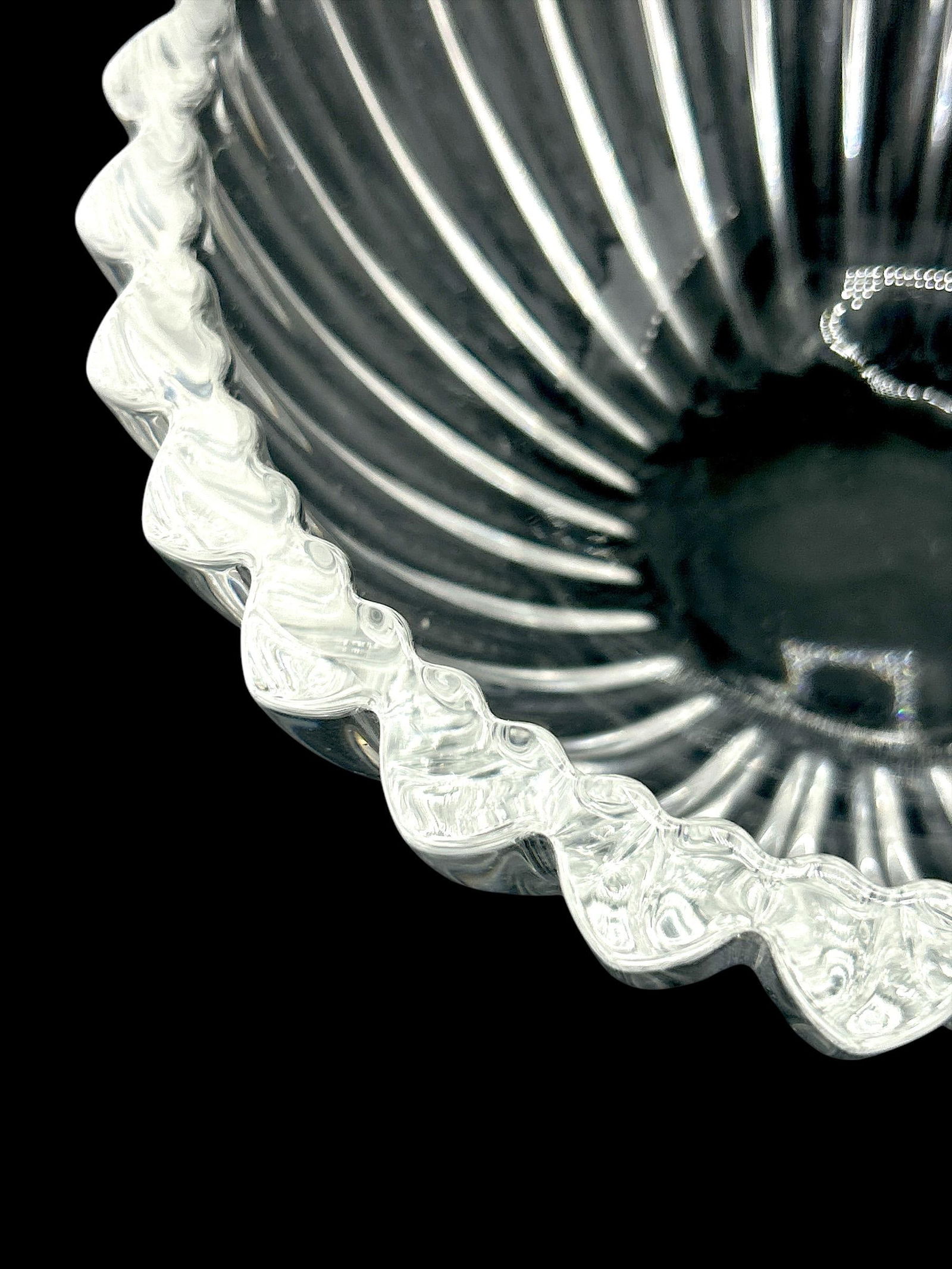 Tiffany & Co Fluted Crystal Bowl With Heart Shaped Edge - 5