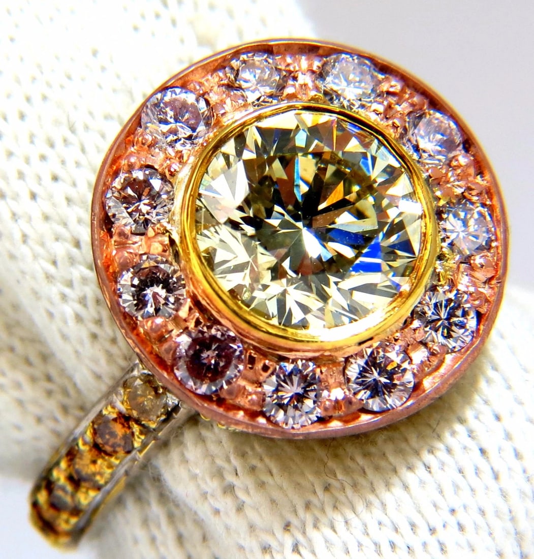 GIA certified 3.67ct Fancy Round Diamond ring circular flush deck+: Title: GIA certified 3.67ct Fancy Round Diamond ring circular flush deck+ Description: Circular Flush Deck Everlasting Beauty GIA 2.07ct Natural Fancy color diamond ring. Round, Brilliant Natural, Fan