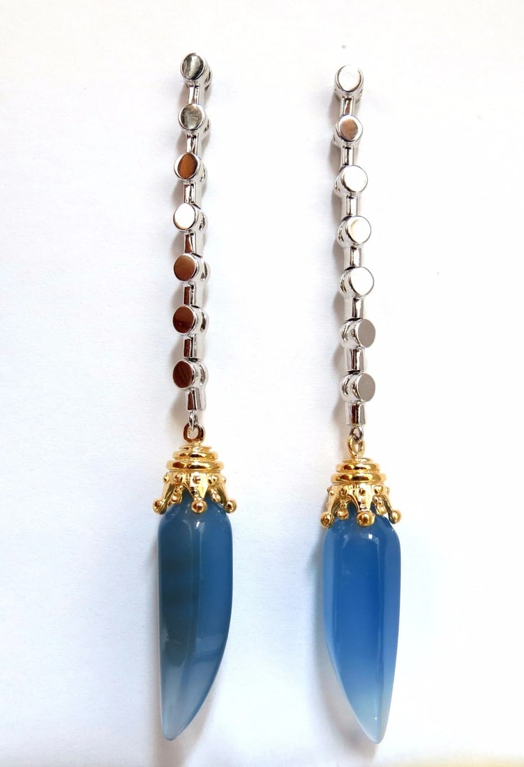 Natural Chalcedony Dangle earrings 14kt**: Title: Natural Chalcedony Dangle earrings 14kt** Description: MAGNIFICENT JEWELS Natural Chalcedony dangle earrings. Beautiful Match. 24 X 8mm each Gorgeous brilliance Beautiful fade from lilac blue