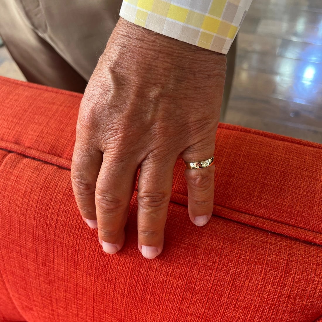 Men's Classic Comfort Fit Wedding Band Ring 14K Yellow Gold, Size 8, 4.5 mm - 3