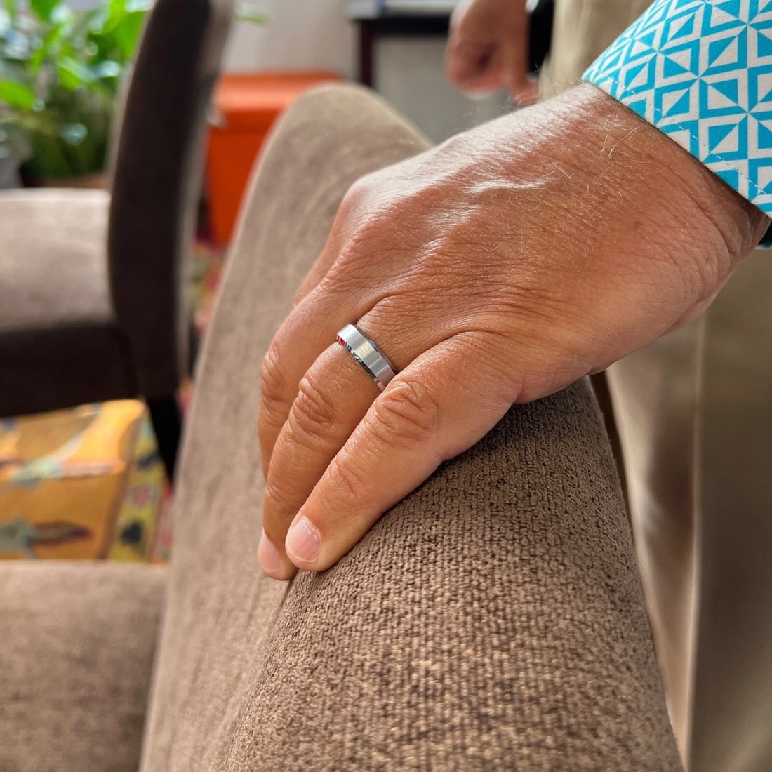 Men's Gray Beveled-Edge Satin Wedding Band Ring Tungsten, Size 12.5 , 6 mm - 3