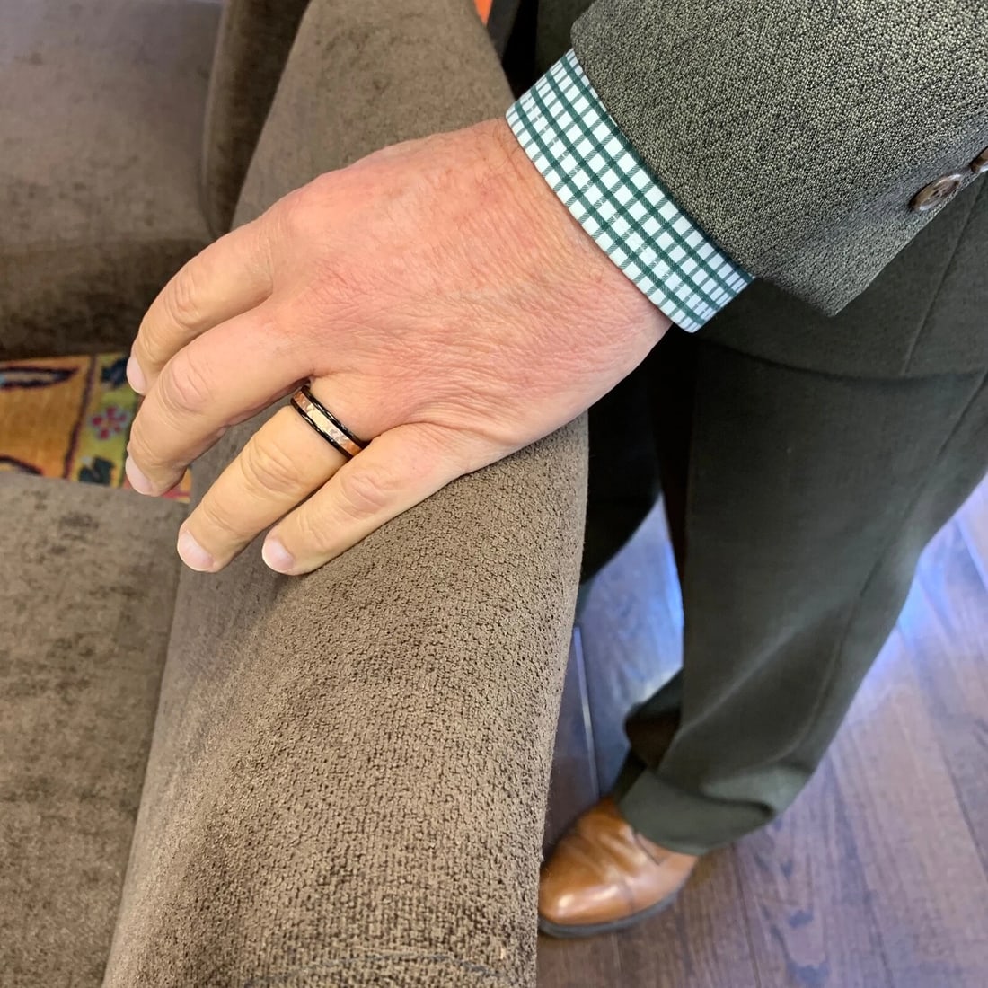 Men's Hammered 14K Rose Gold Black Tungsten Wedding Band Ring, Size 10, 6 mm - 2