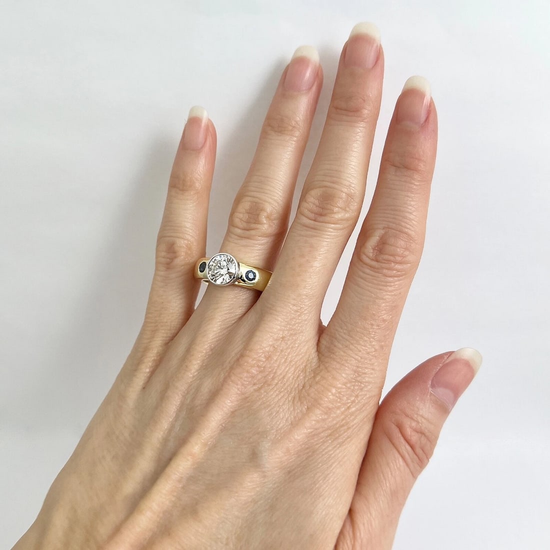 GIA Round Diamond Bezel-Set Sapphire Engagement Ring 18K Yellow Gold, 1.90 CTW - 5