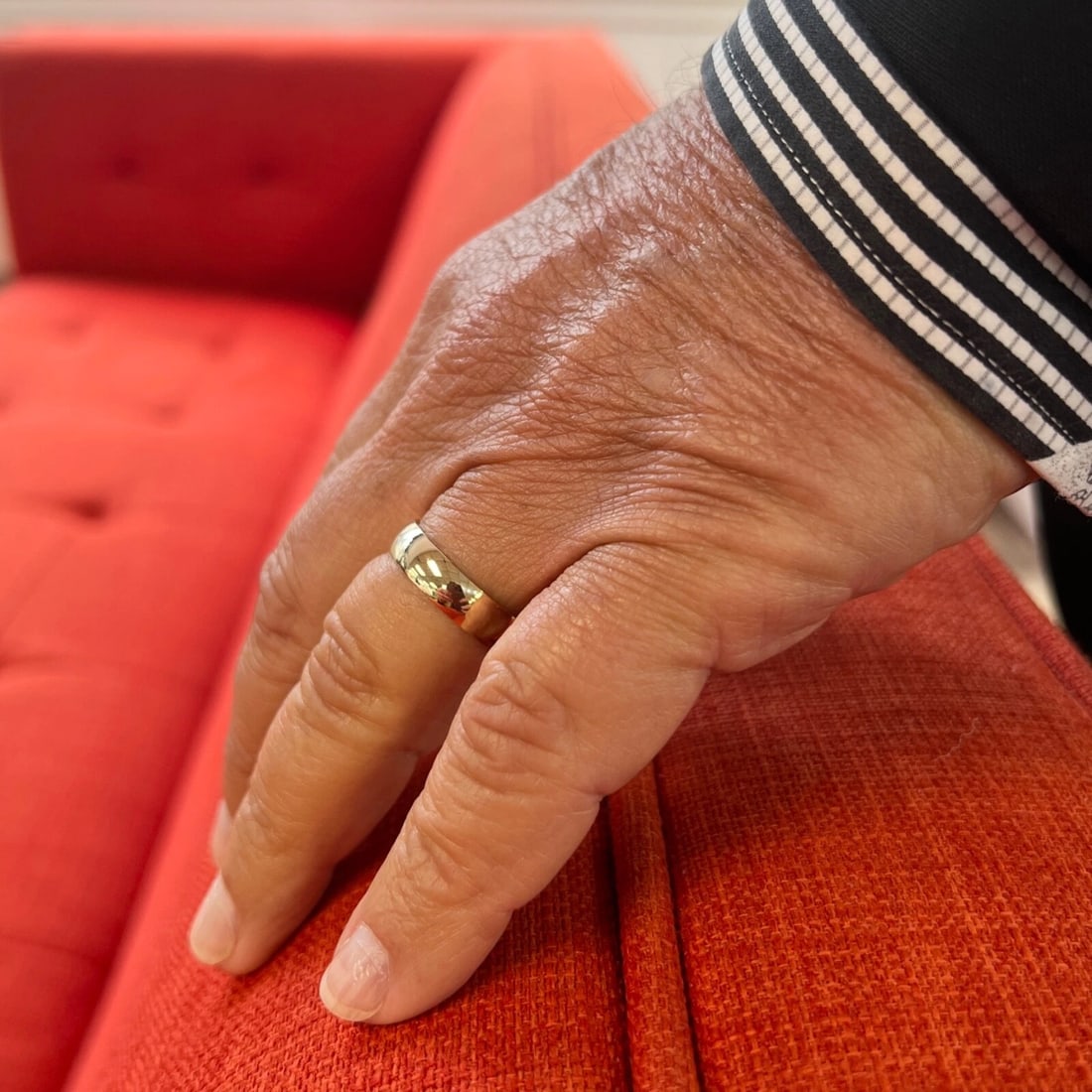 Men's Classic Comfort Fit Wedding Band Ring 14K Yellow Gold, Size 11, 5.5 mm - 4