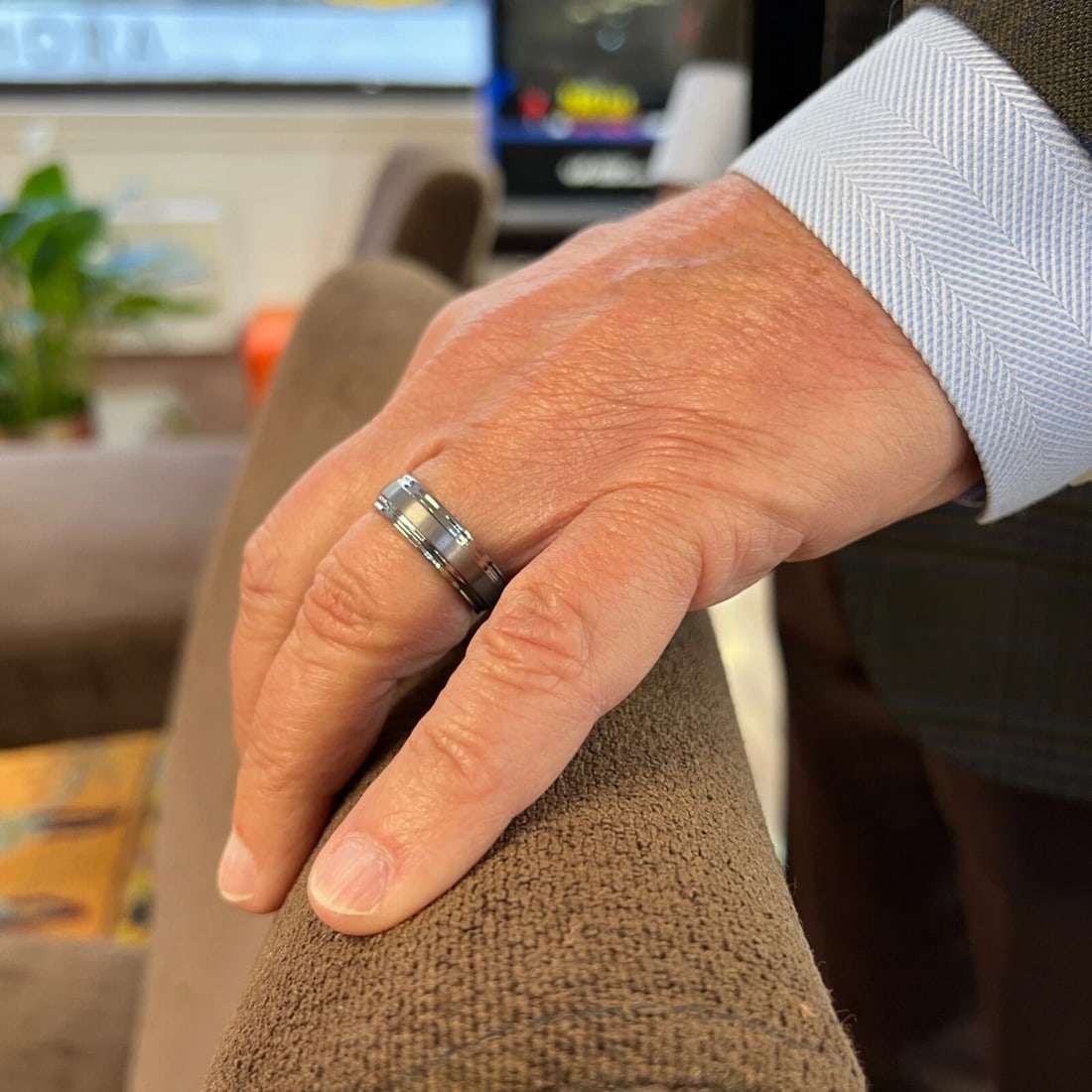 Men's Wide Grey Satin Center Grooved Edge Wedding Band Ring Tantalum, Size 10 - 5