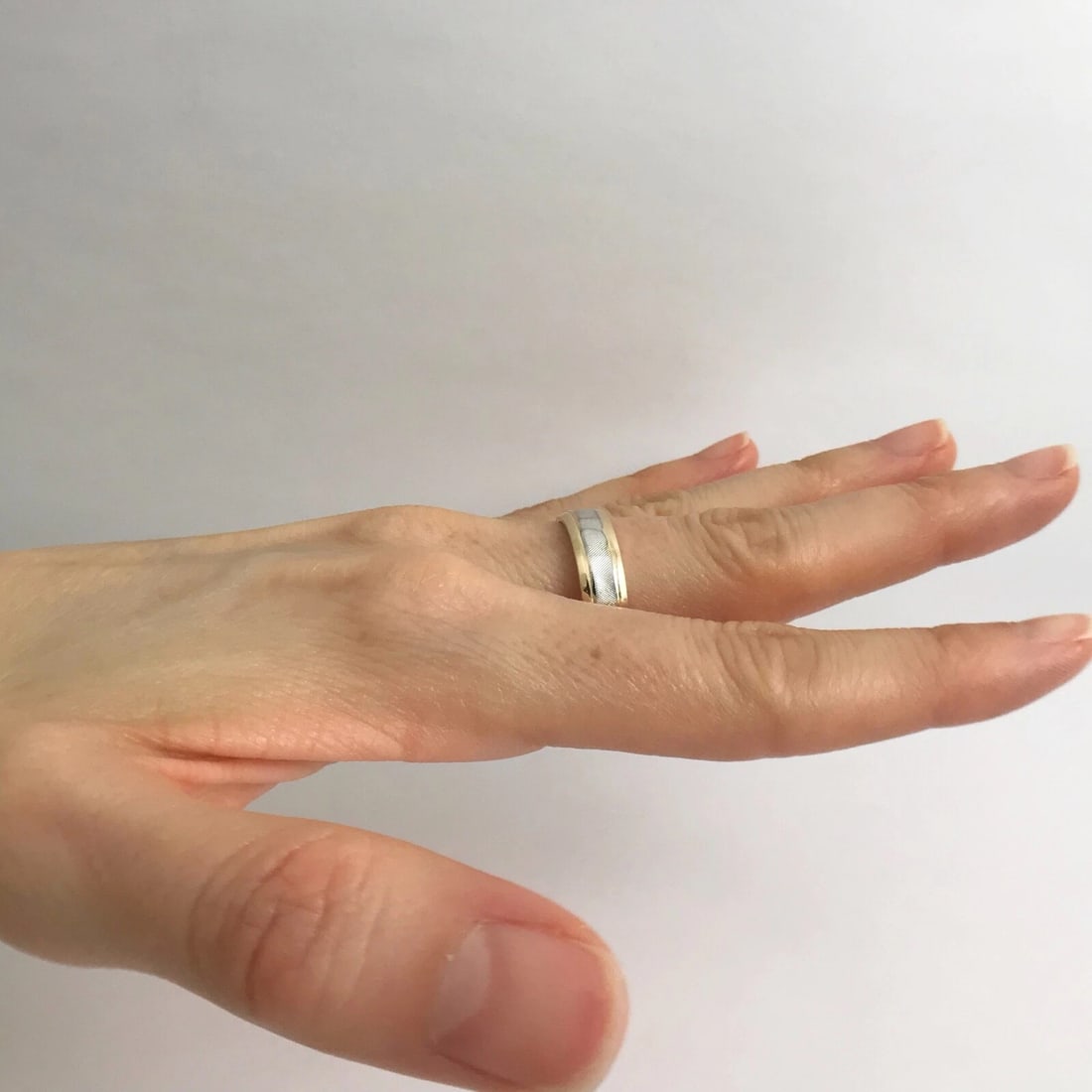 Men's Two-Tone Wedding Band Ring 14K Yellow White Gold Size 8, 5.9 mm, 7.6 Grams - 5