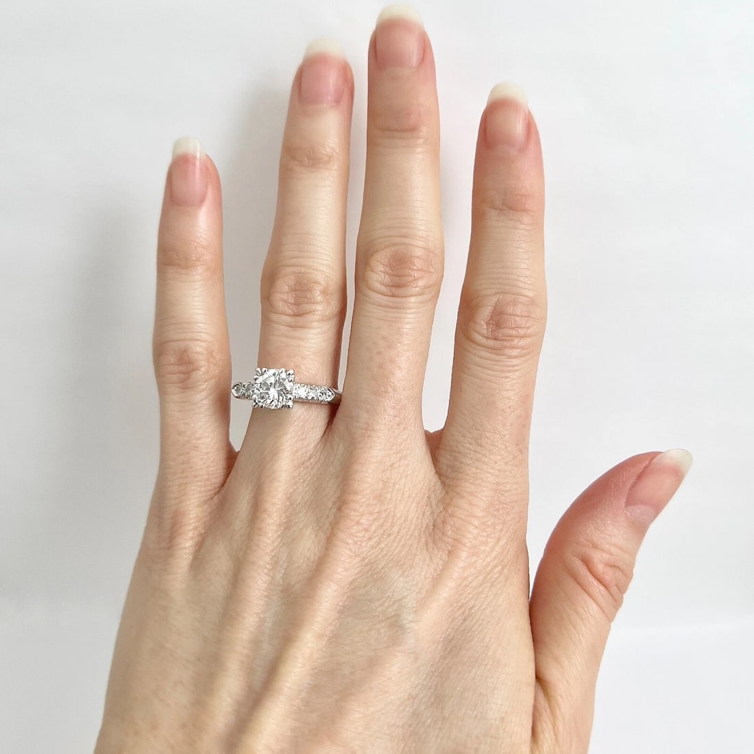 Round Fishtail-Set Diamond Engagement Ring Platinum 1.31 CTW - 4