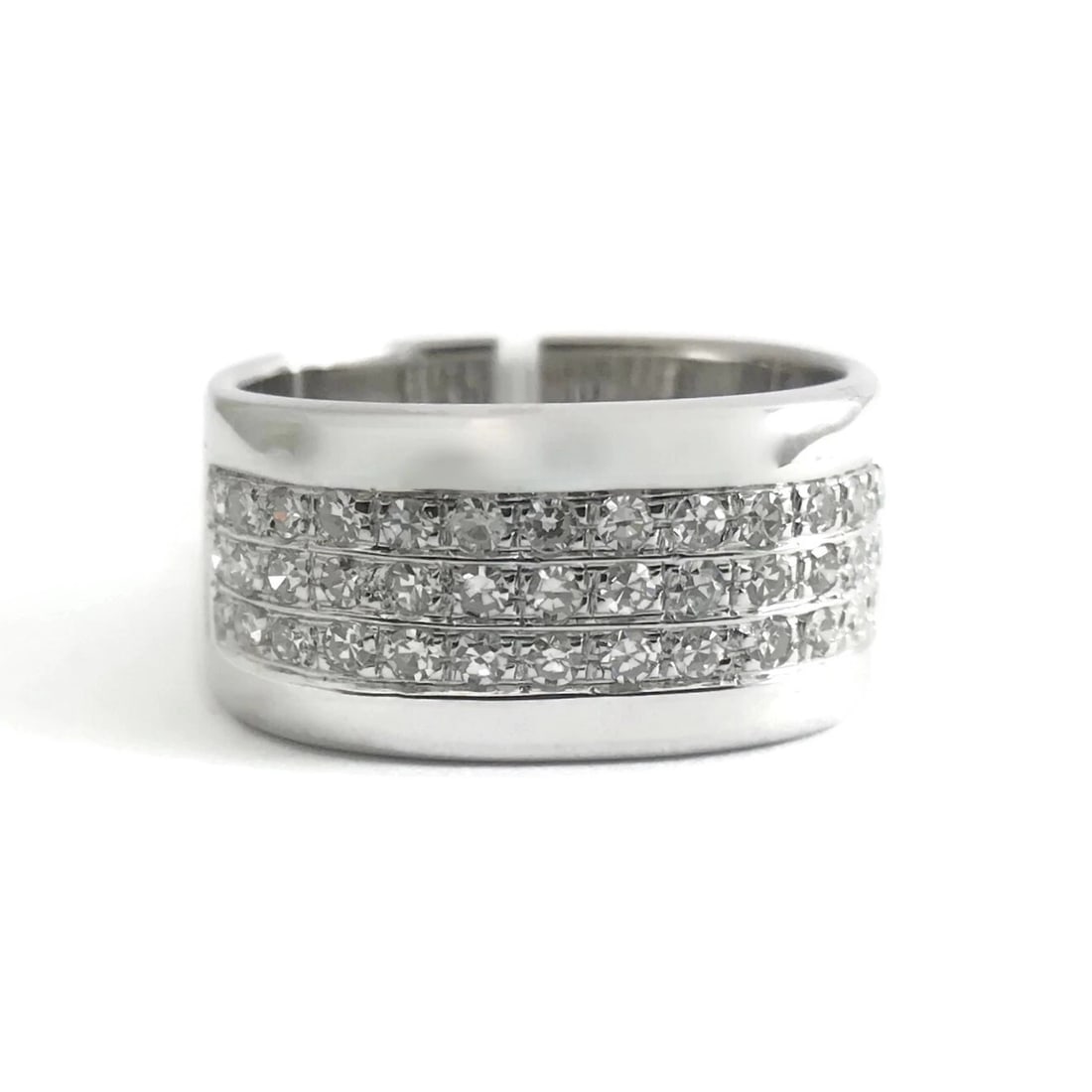Men's 3-Row Round Diamond Wedding Band Ring 18K White Gold .75 CTW, 11.04 Gr: Men's 3-Row Princess Diamond Wedding Band Ring 18K White Gold .75 CTW, 11.04 Grams This is a stunning diamond ring that could be worn as a wedding band or statement ring. Priced to sell! Diamonds: 39