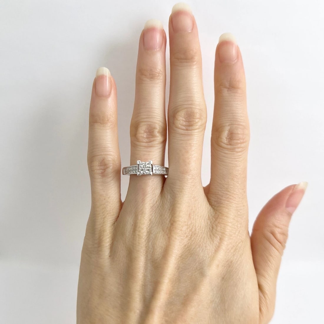 Princess Invisible Set Diamond Engagement Ring 14K White Gold, 1.00 CTW, 3.17 Gr - 2