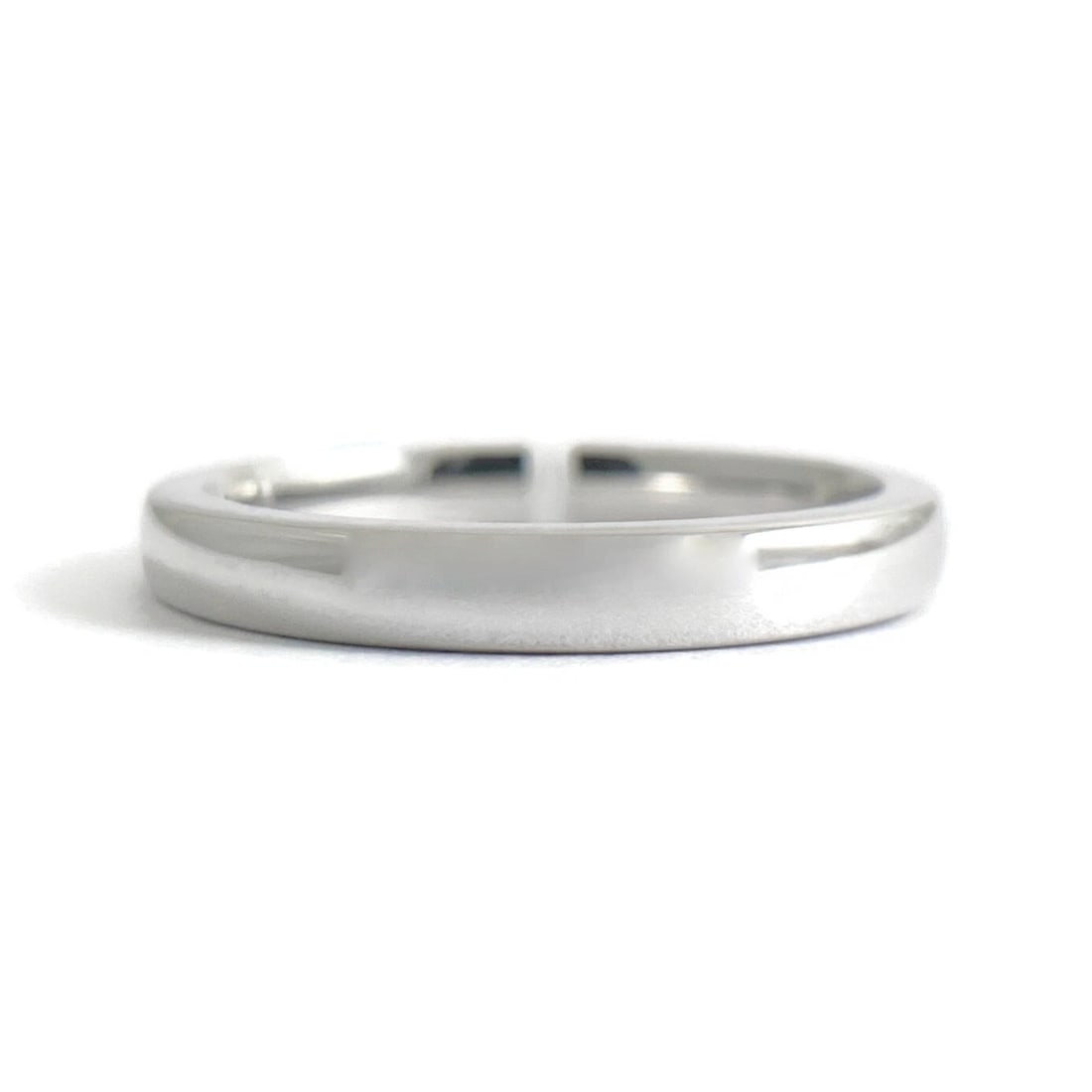 Men's Plain Thin Wedding Band Ring 14K White Gold Size 10, 3 mm, 4.71 Grams: Men's Plain Thin Wedding Band Ring 14K White Gold Size 10, 3 mm, 4.71 Grams This is a classic wedding band. Metal: 14K white gold Weight: 4.71 grams Stamped: 14K Size: 10 (can be sized for a small fe