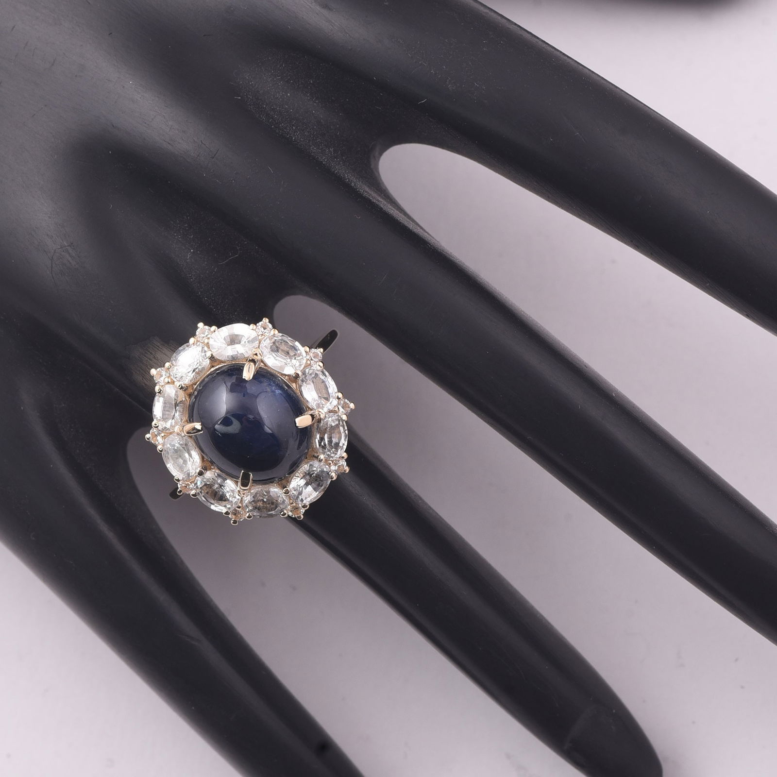9.68 Ct Oval Sapphire 9K Gold Ring - 2