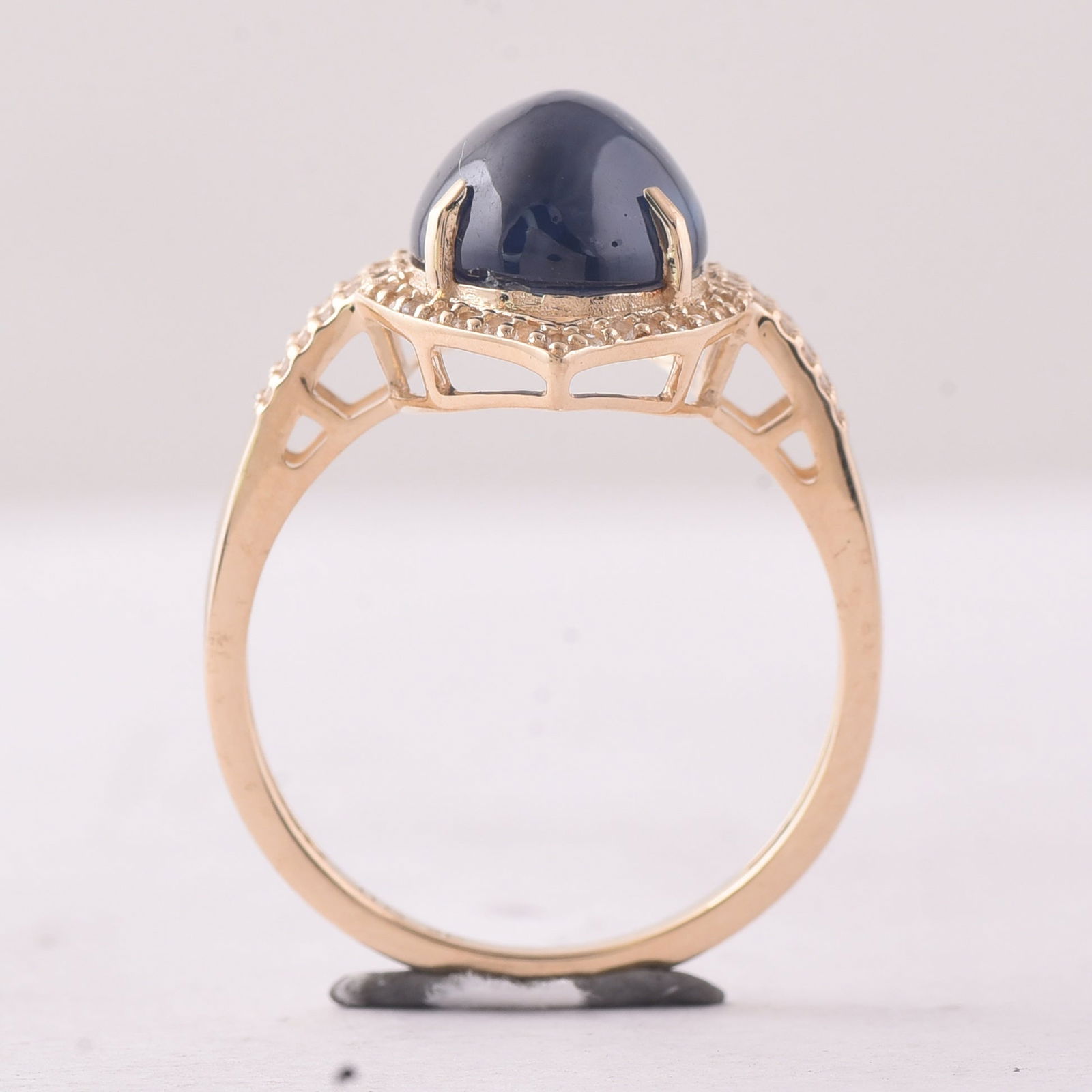 5.96 Ct Oval Sapphire 9K Gold Ring - 4