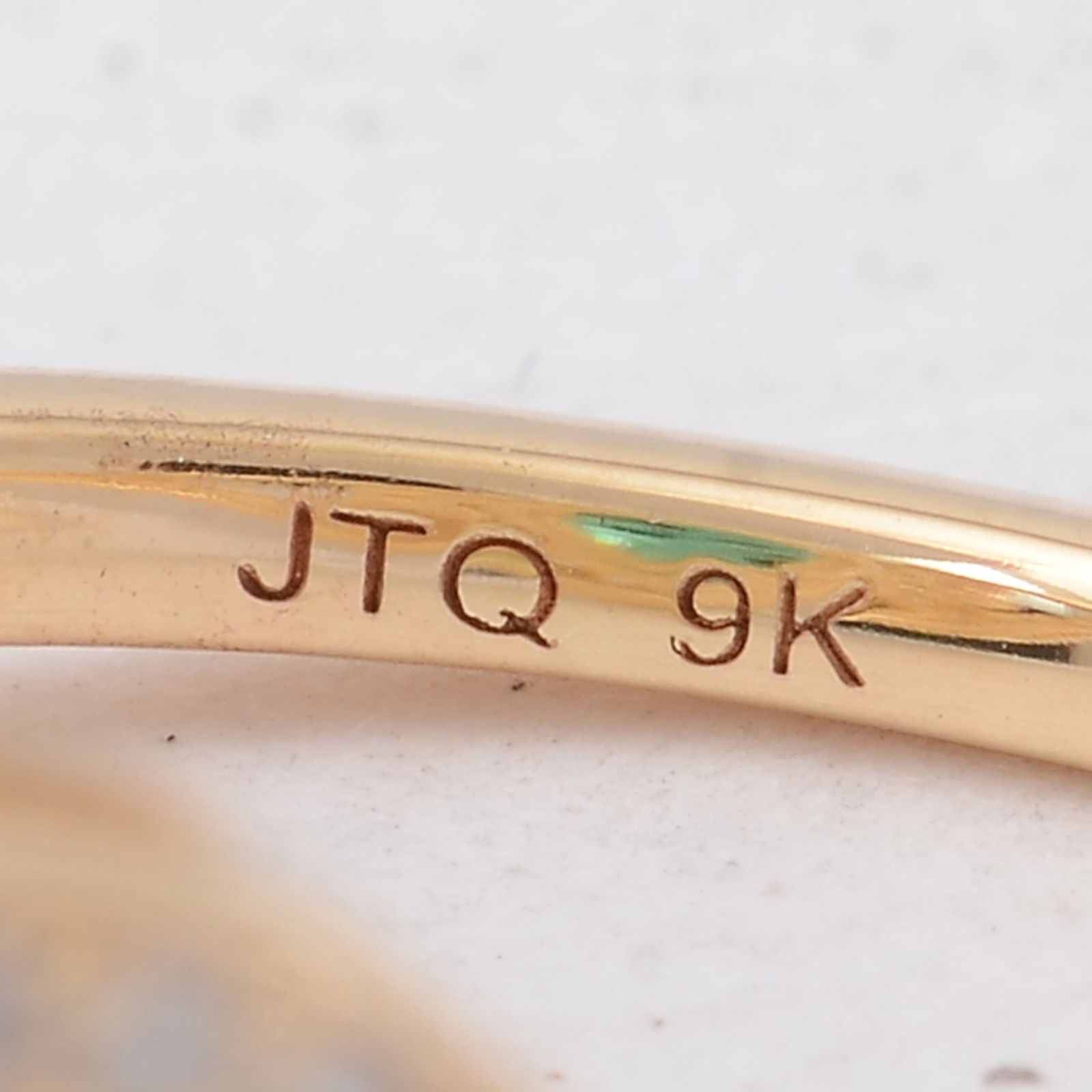 2.02 Ct Oval Emerald 9K Gold Ring - 5