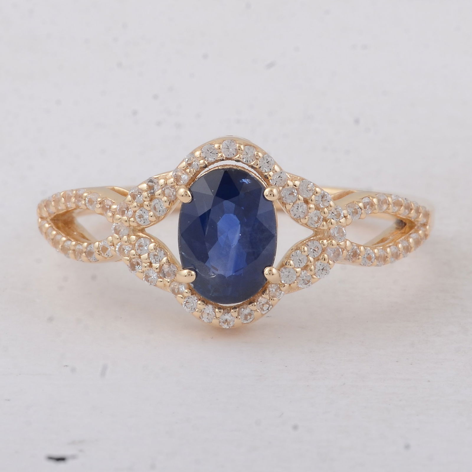 1.56 Ct Oval Sapphire 9K Gold Ring (1 of 5)