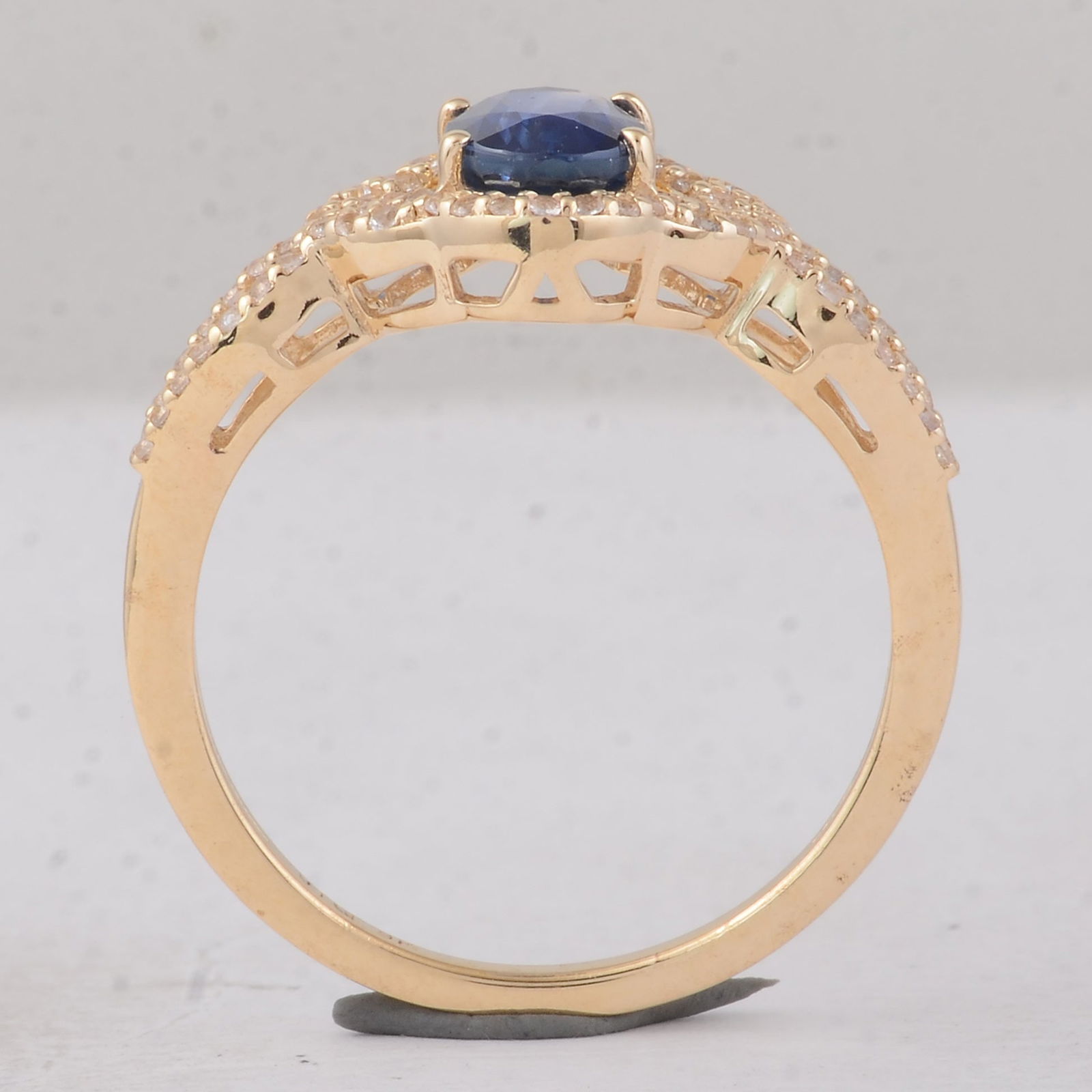1.56 Ct Oval Sapphire 9K Gold Ring - 4