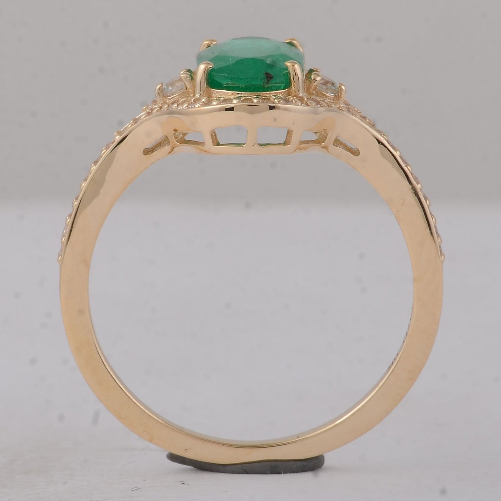 1.50 Ct Oval Emerald 9K Gold Ring - 3