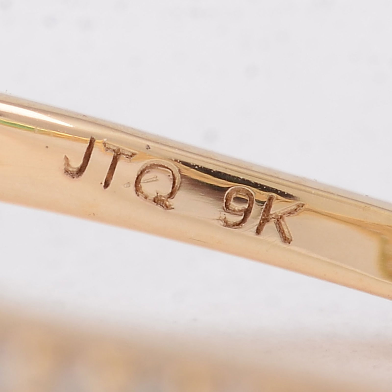 1.50 Ct Oval Emerald 9K Gold Ring - 5