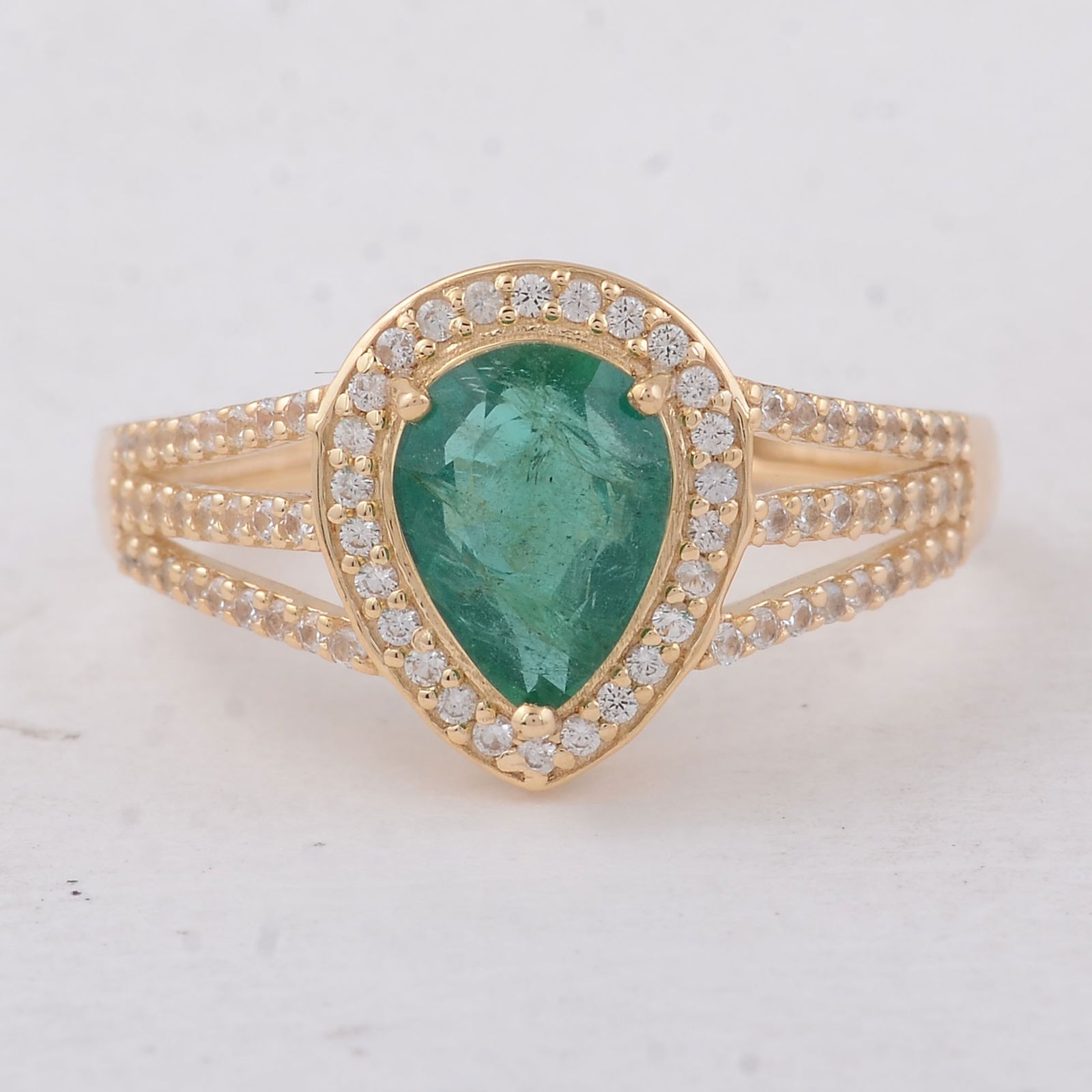 1.52 Ct Pear Emerald 9K Gold Ring (1 of 5)