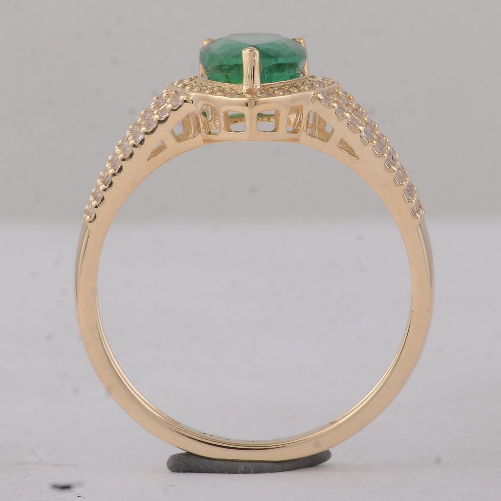 1.52 Ct Pear Emerald 9K Gold Ring - 4