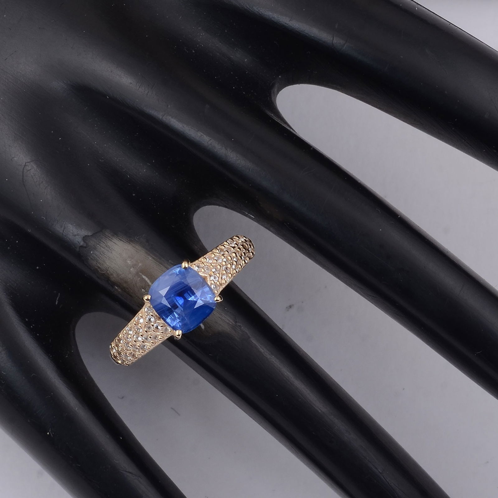 1.78 Ct Cushion Sapphire 9K Gold Ring - 2