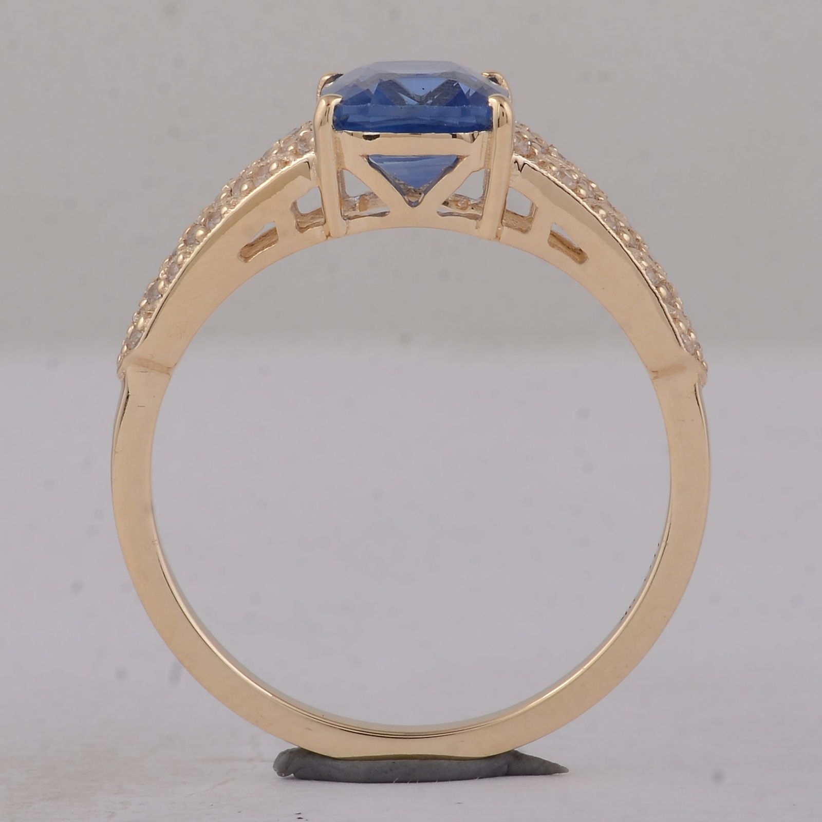 1.78 Ct Cushion Sapphire 9K Gold Ring - 4
