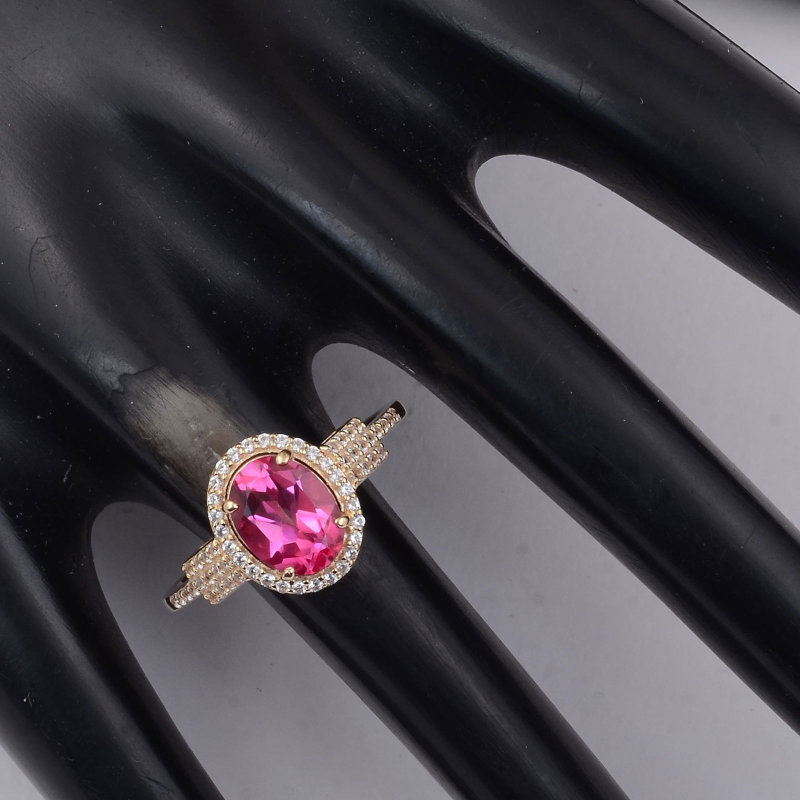 1.86 Ct Oval Pink Topaz 9K Gold Ring - 2