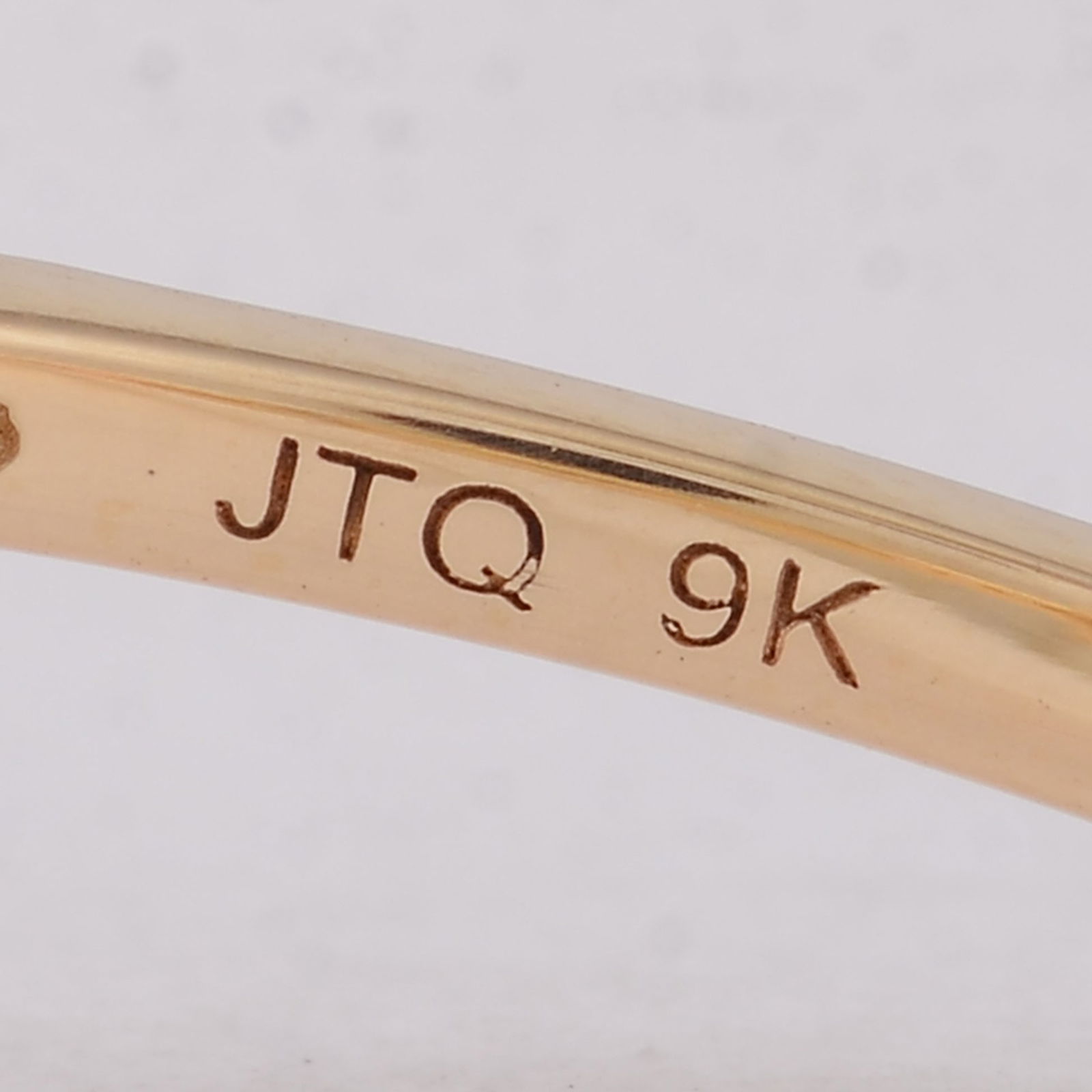 1.86 Ct Oval Pink Topaz 9K Gold Ring - 5