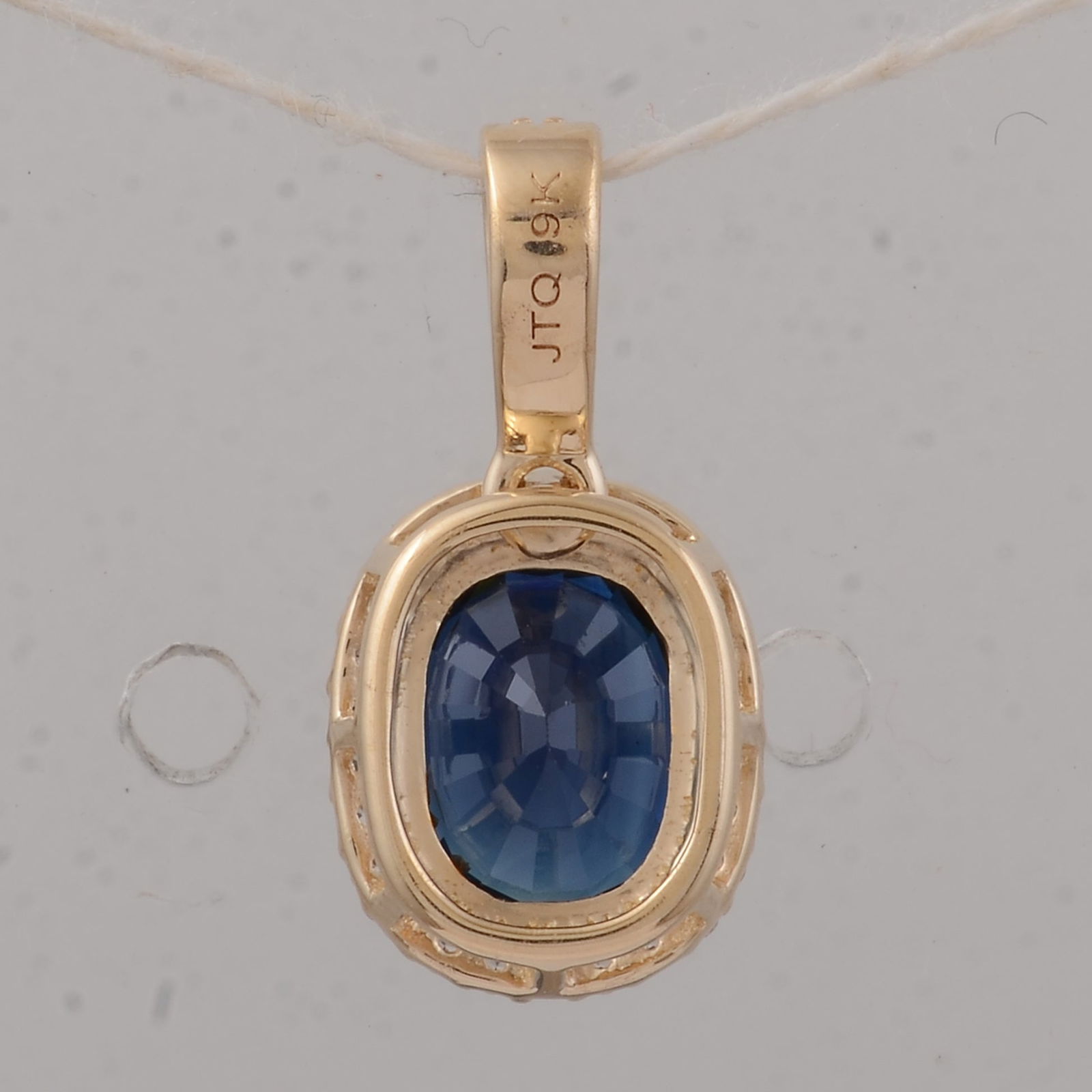 1.68 Ct Oval Emerald 9K Gold Pendant - 2