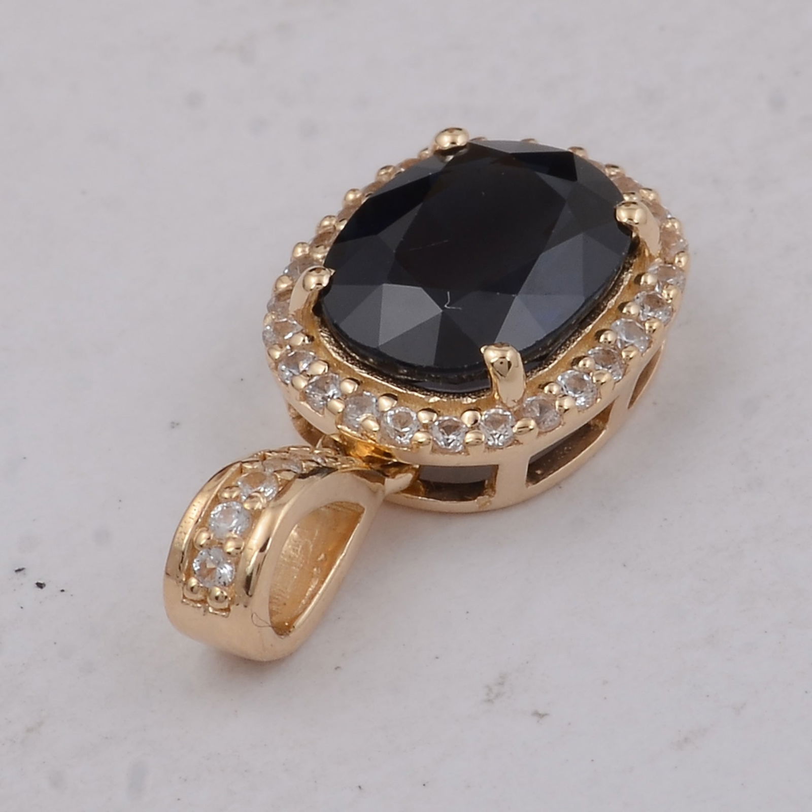 1.68 Ct Oval Emerald 9K Gold Pendant - 4