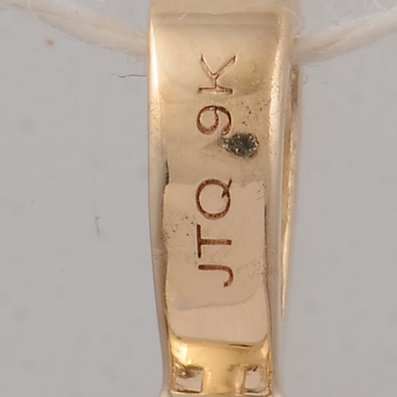 1.68 Ct Oval Emerald 9K Gold Pendant - 5