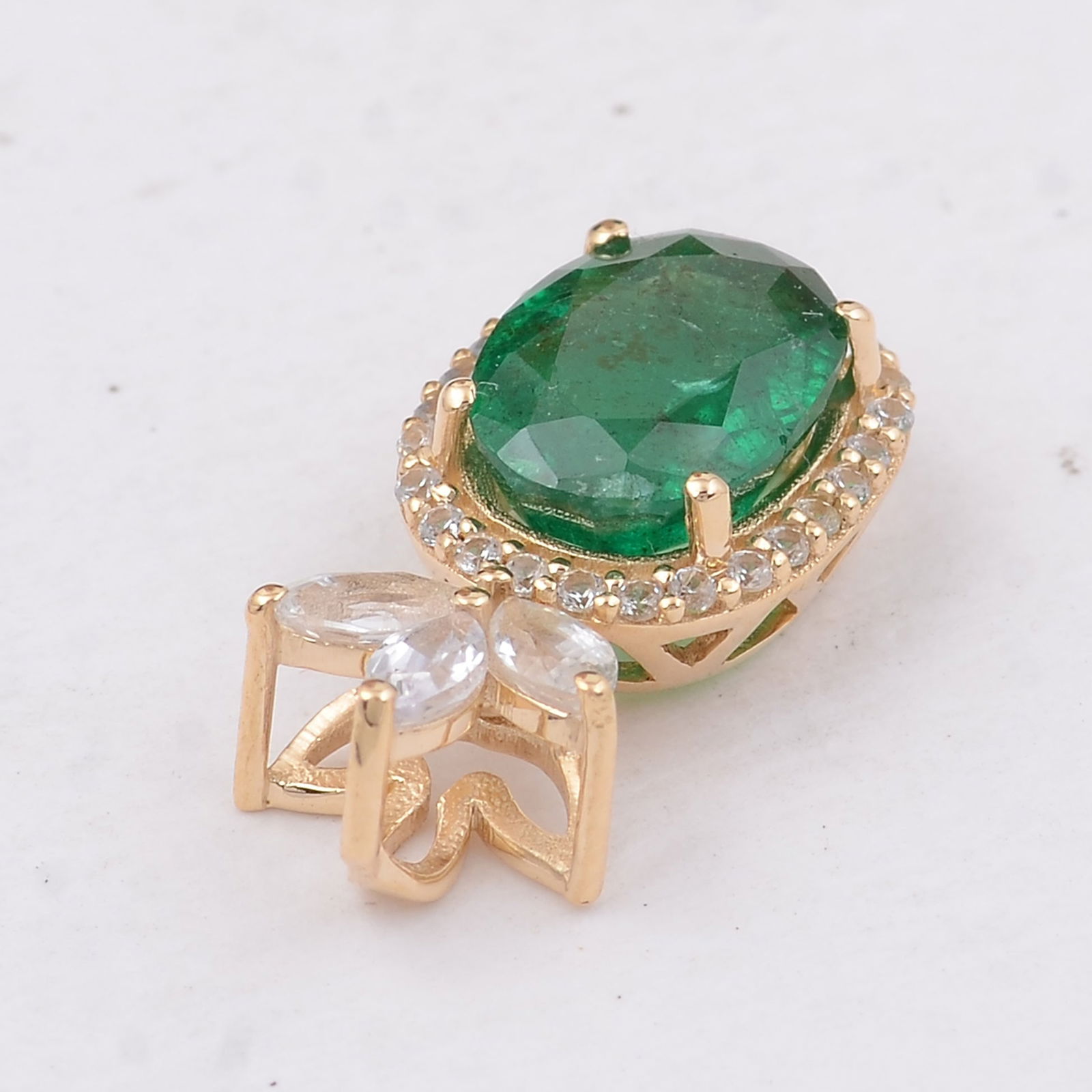 1.95 Ct Oval Emerald 9K Gold Pendant - 3