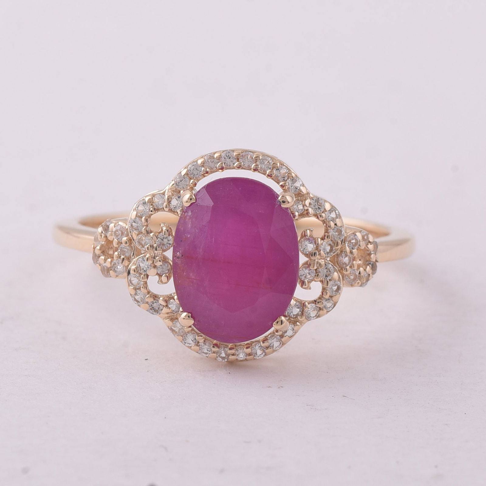 2.50 Ct Oval Ruby 9K Gold Ring (1 of 4)