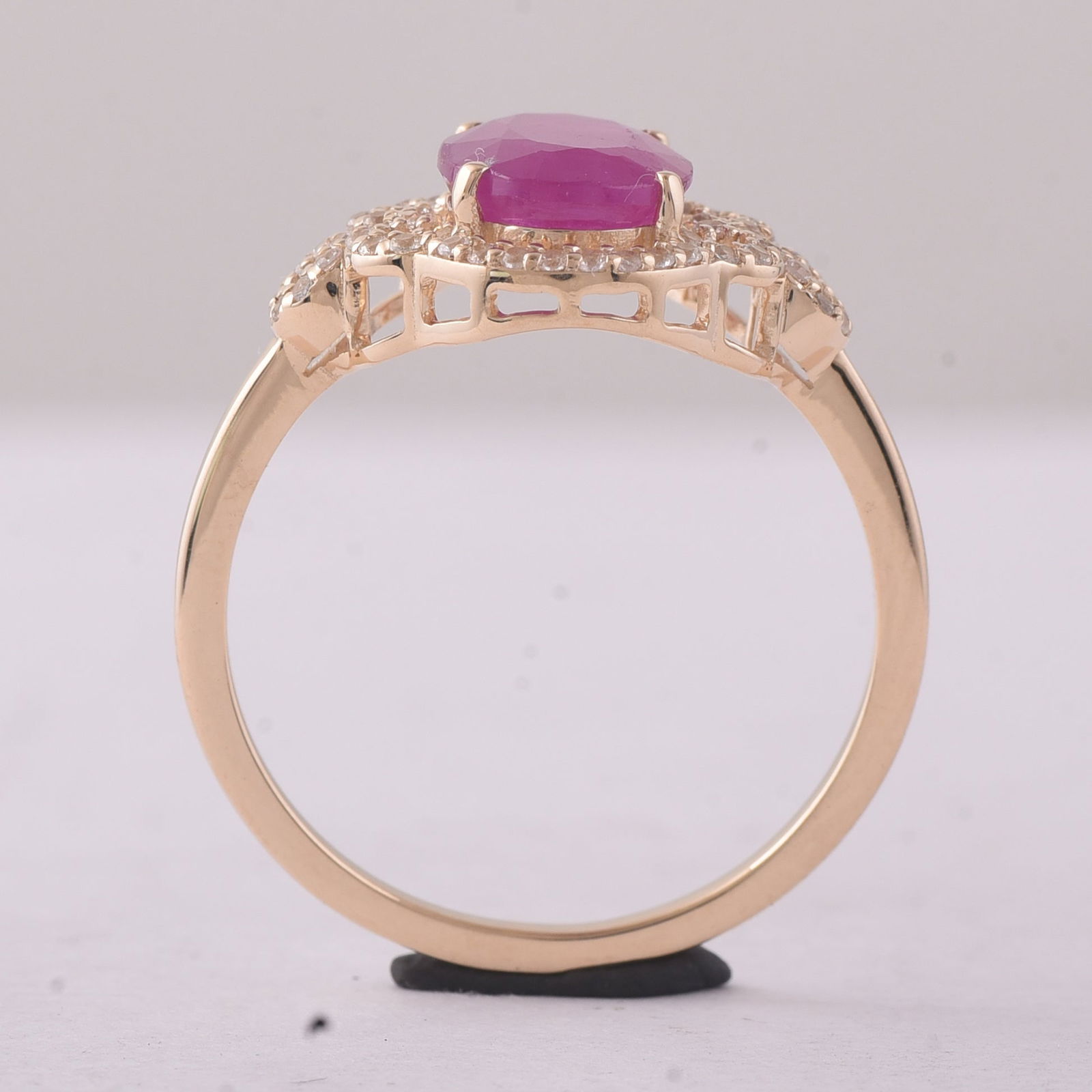 2.50 Ct Oval Ruby 9K Gold Ring - 3