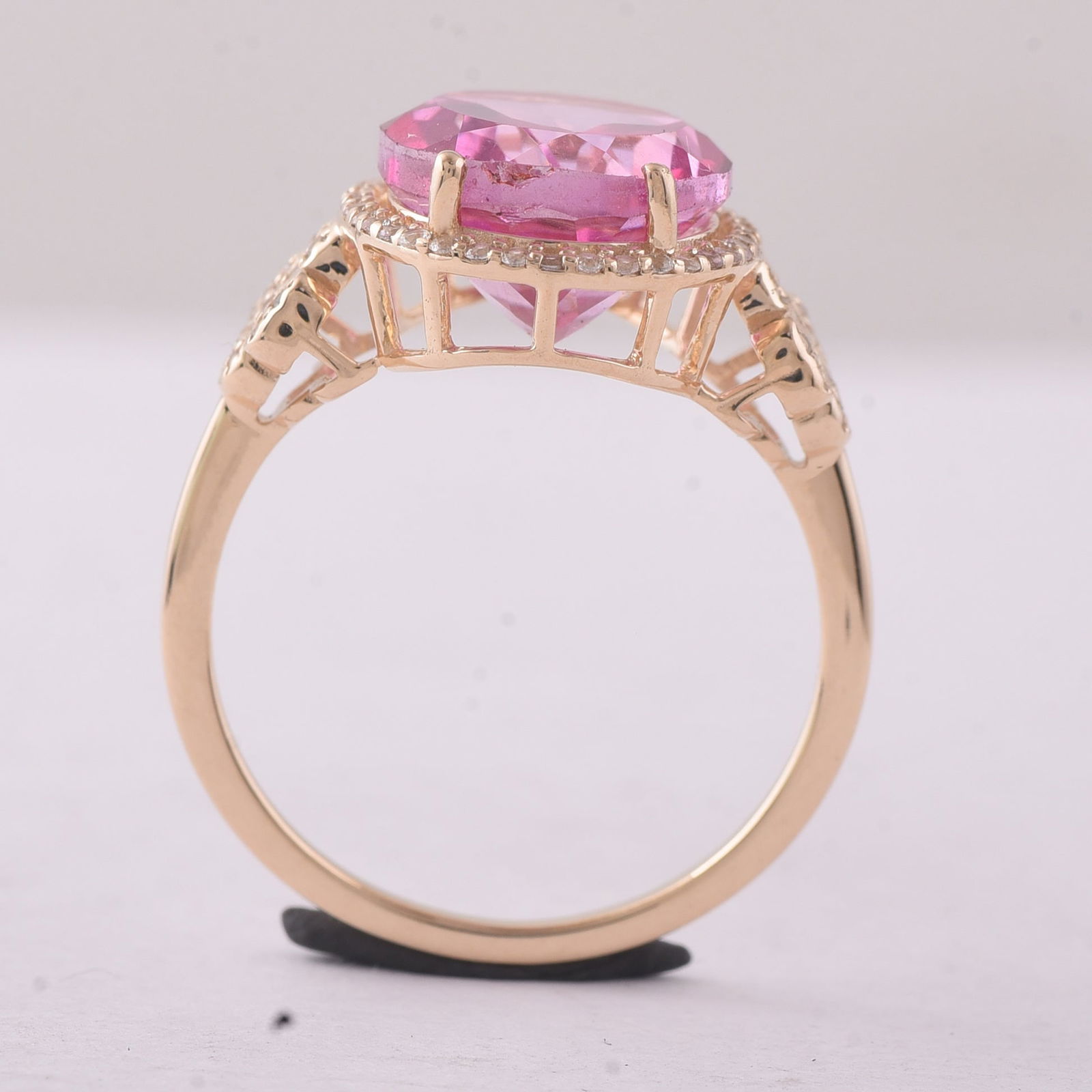 5.73 Ct Oval Pink Topaz 9K Gold Ring - 3