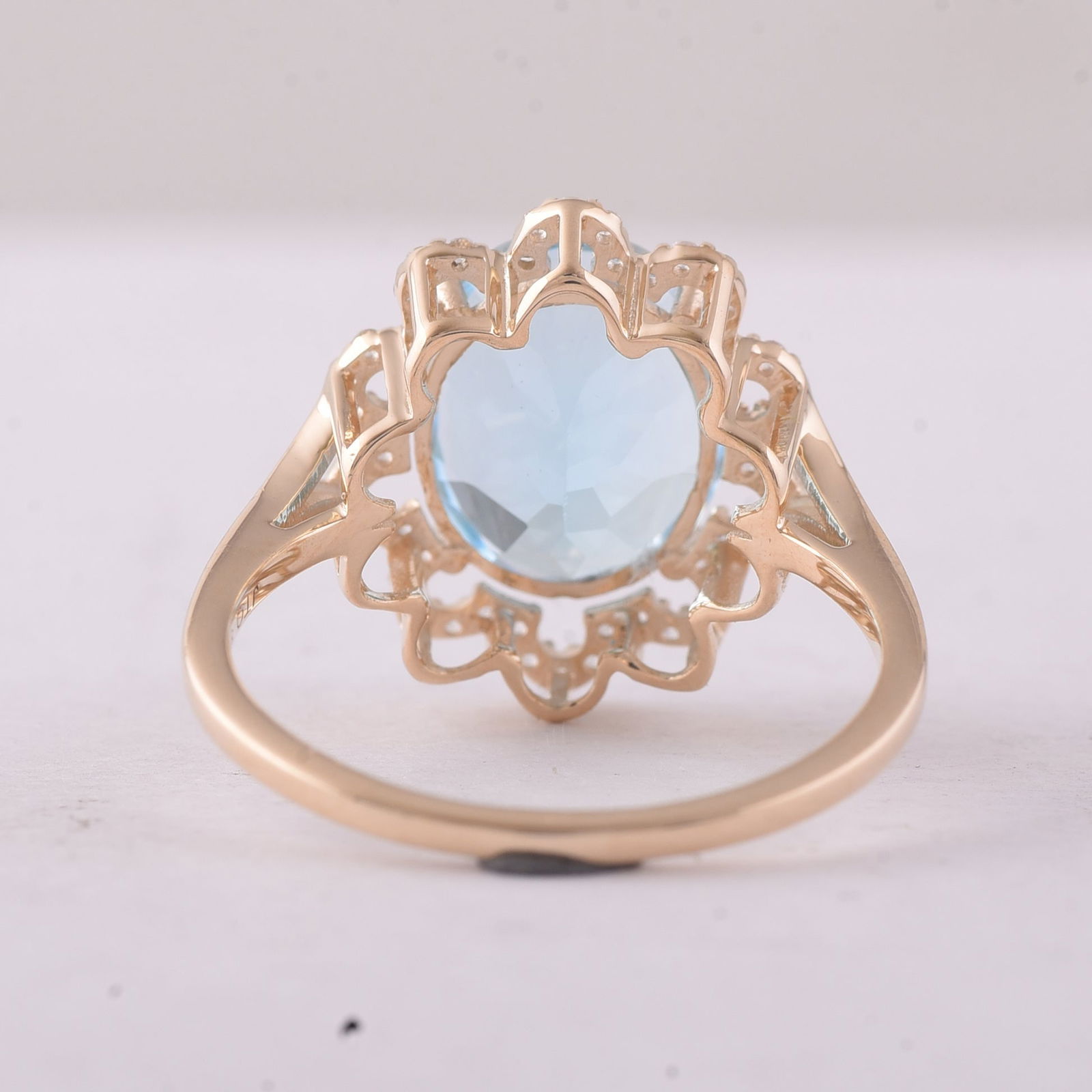 4.72 Ct Oval Blue Topaz 9K Gold Ring - 3