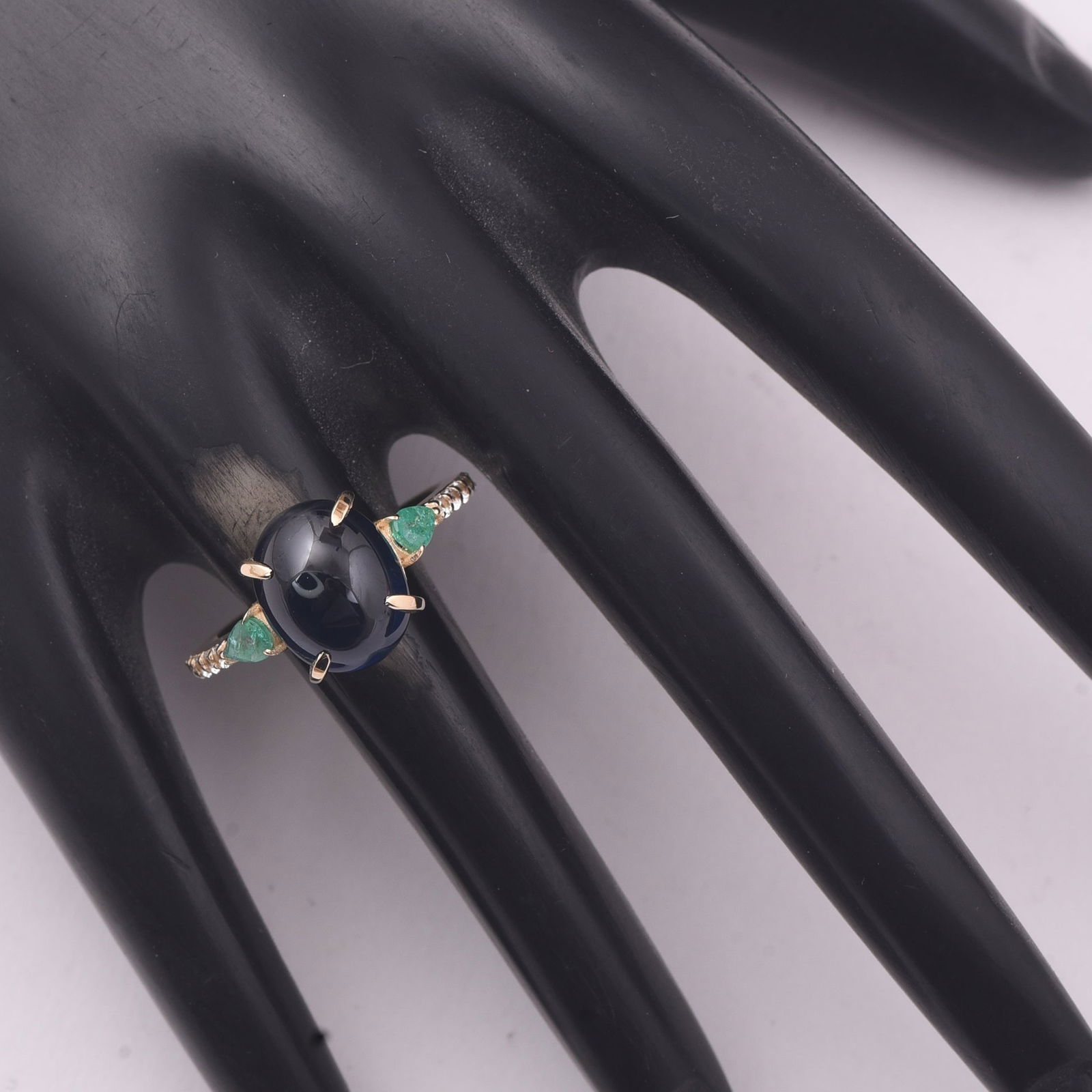 6.99 Ct Oval Sapphire 9K Gold Ring - 2