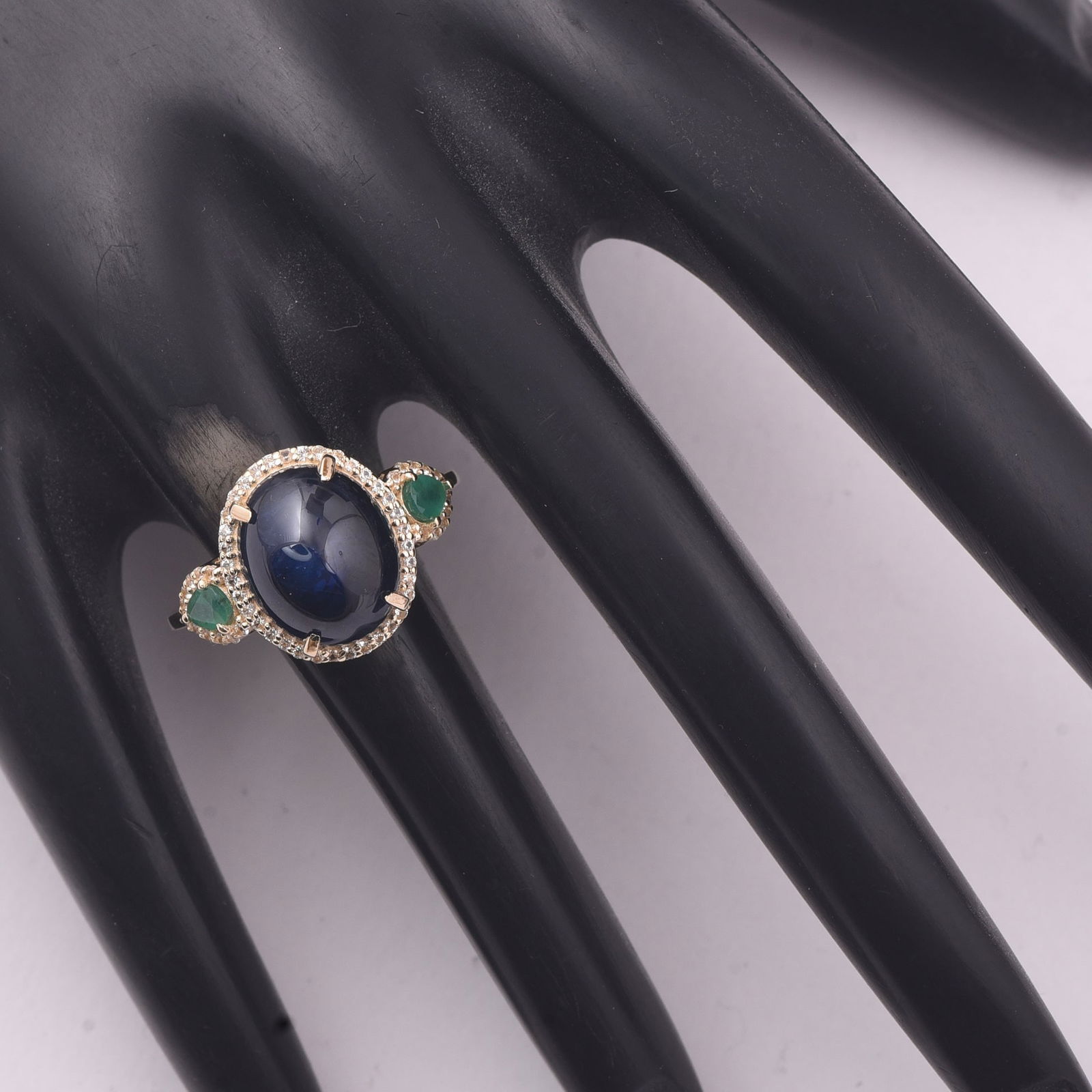 6.80 Ct Oval Sapphire 9K Gold Ring - 2