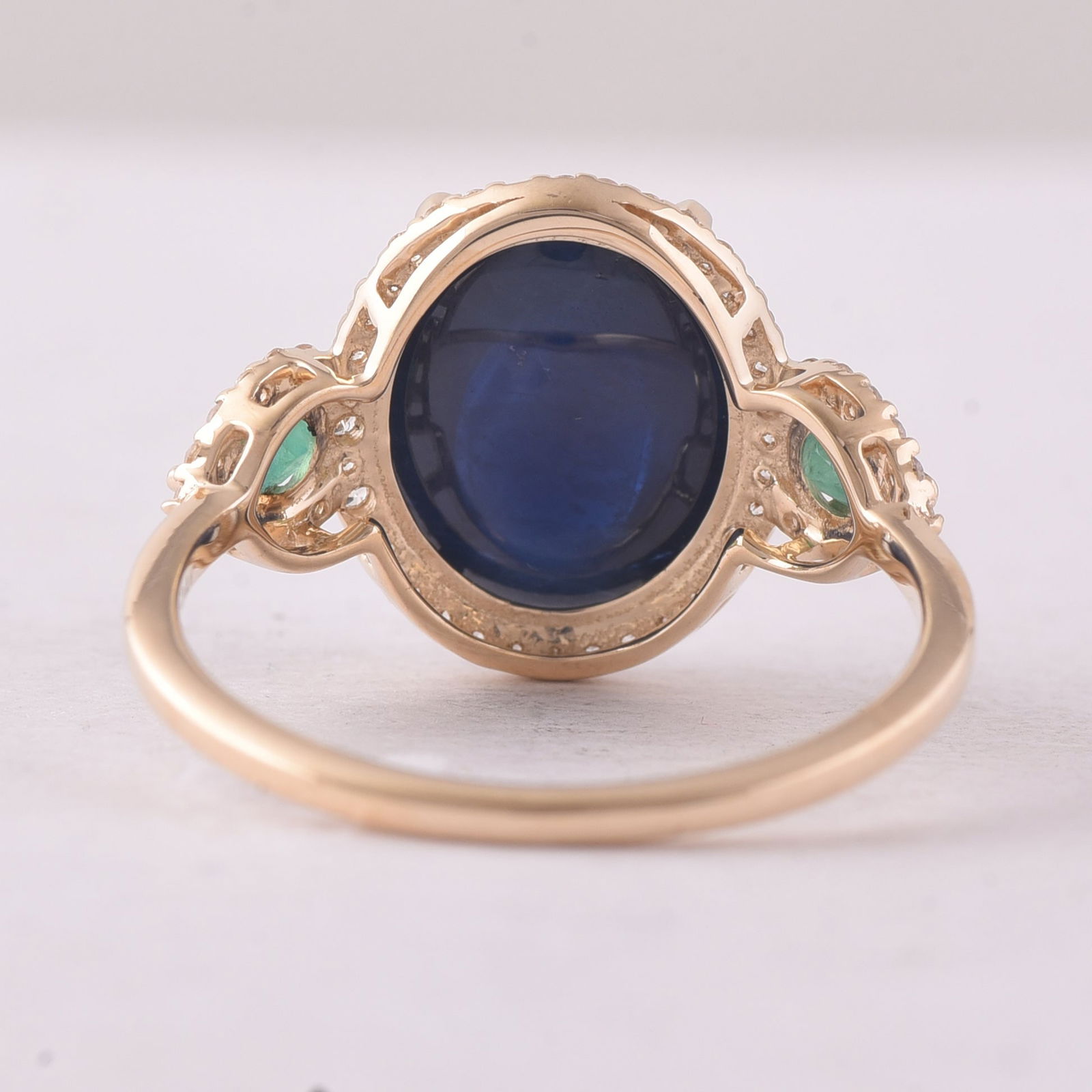6.80 Ct Oval Sapphire 9K Gold Ring - 3