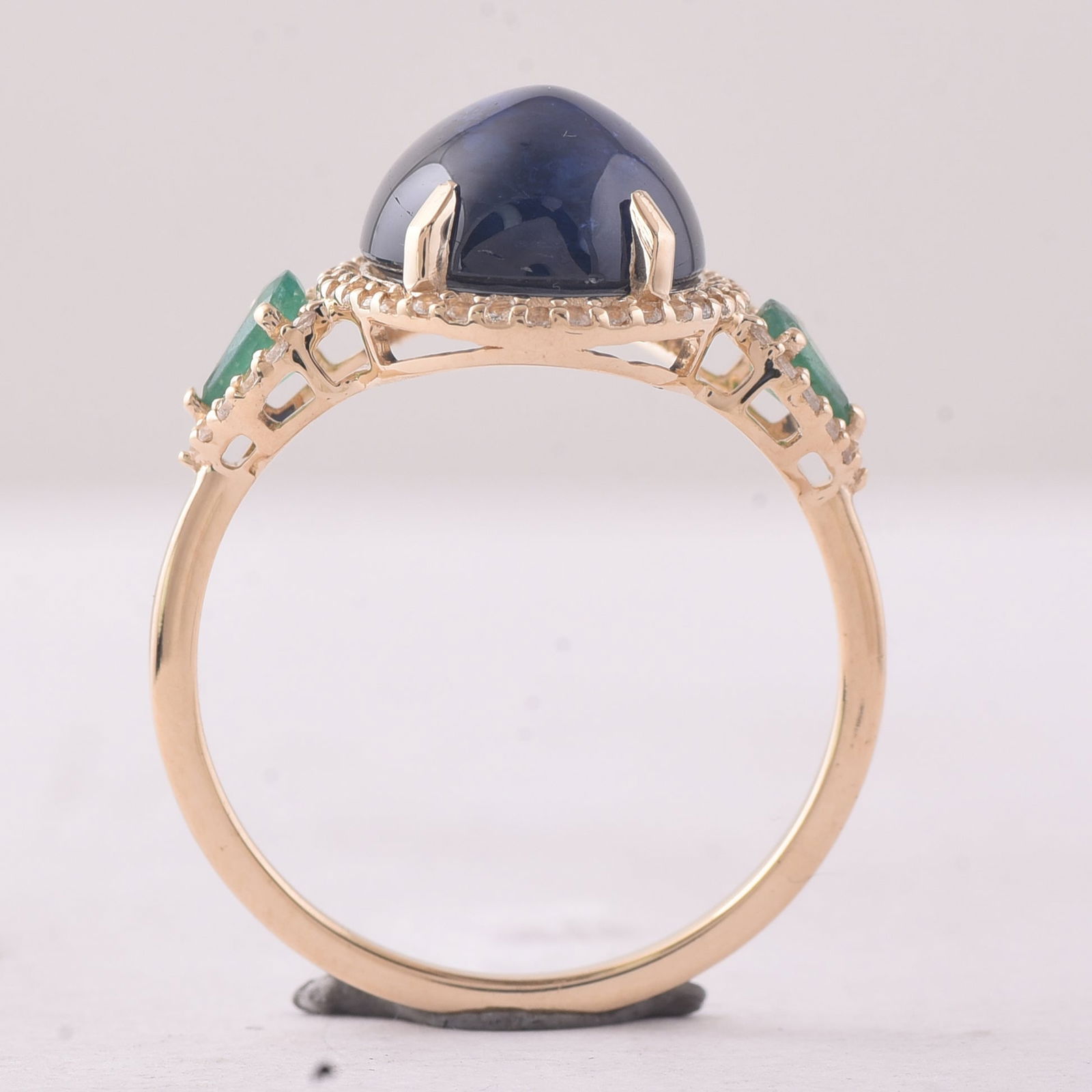 6.80 Ct Oval Sapphire 9K Gold Ring - 4