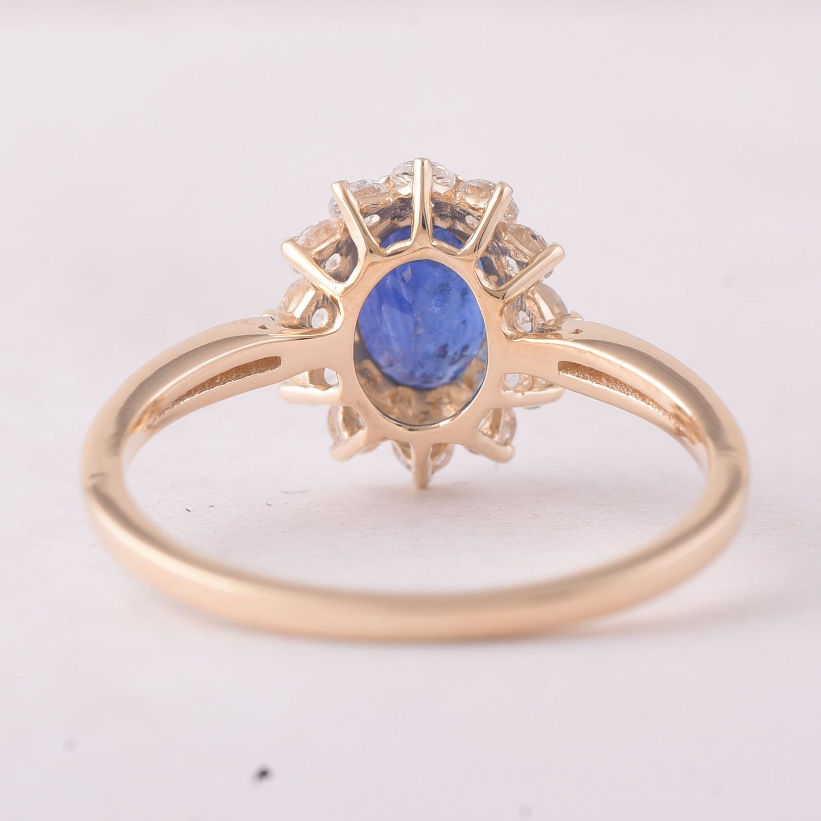 1.87 Ct Oval Sapphire 9K Gold Ring - 3